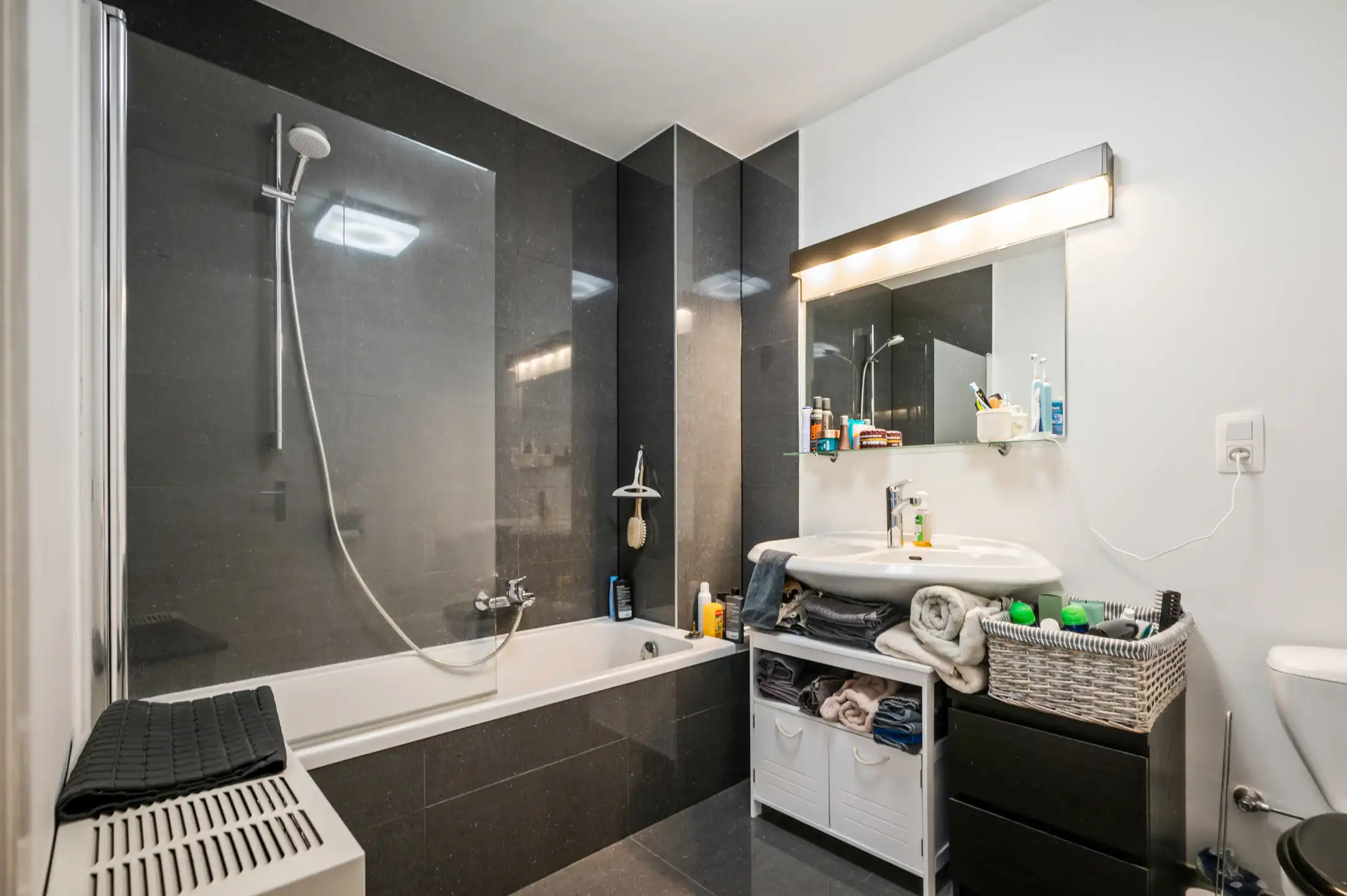 Ruim 3-slpk. duplex-appartement met garage, groot, zonnig terras en ruime bergzolder foto 7