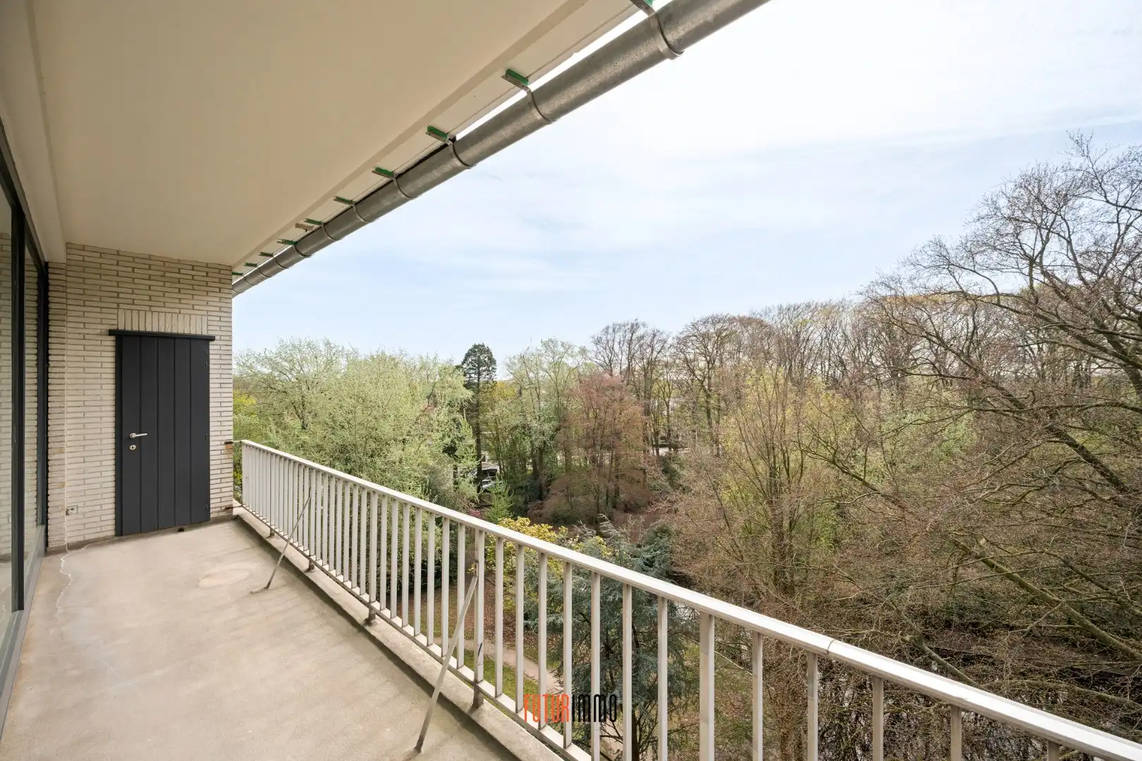 Ruim 3-slpk appartement met parking te Sint-Michiels foto 14