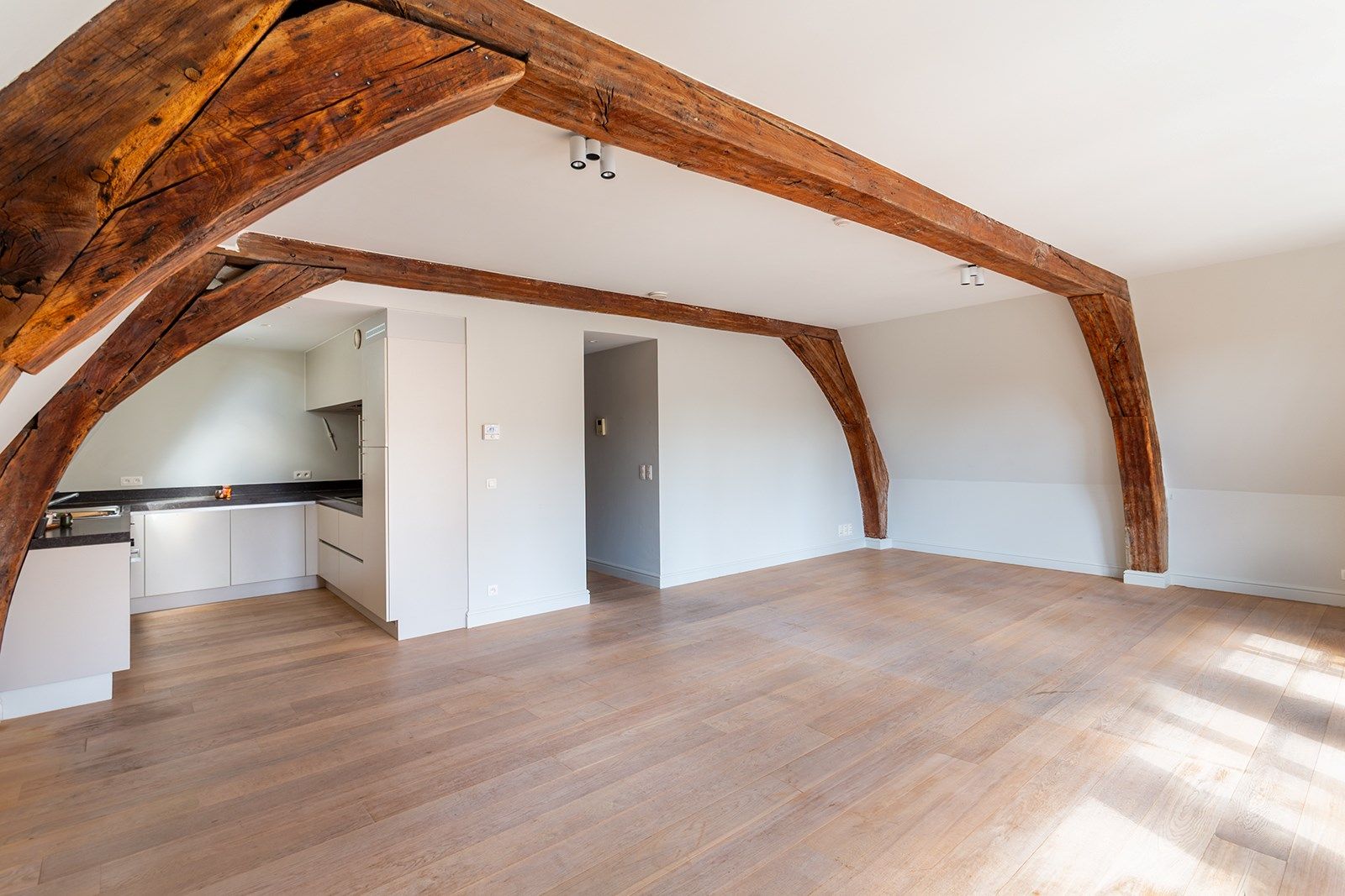 Wonen in Geschiedenis: Unieke duplex in het Hart van de Stad foto 8