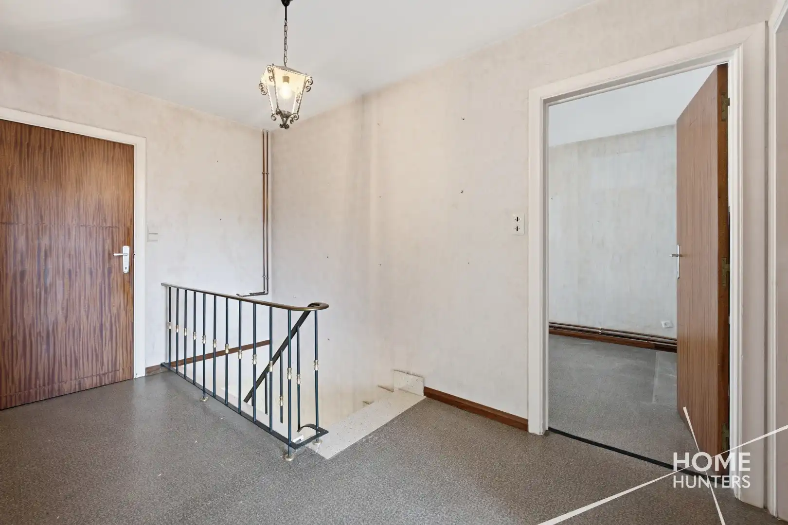 Ruime woning met oprit, garage, gunstig EPC en maar liefst 5 slaapkamers foto 13