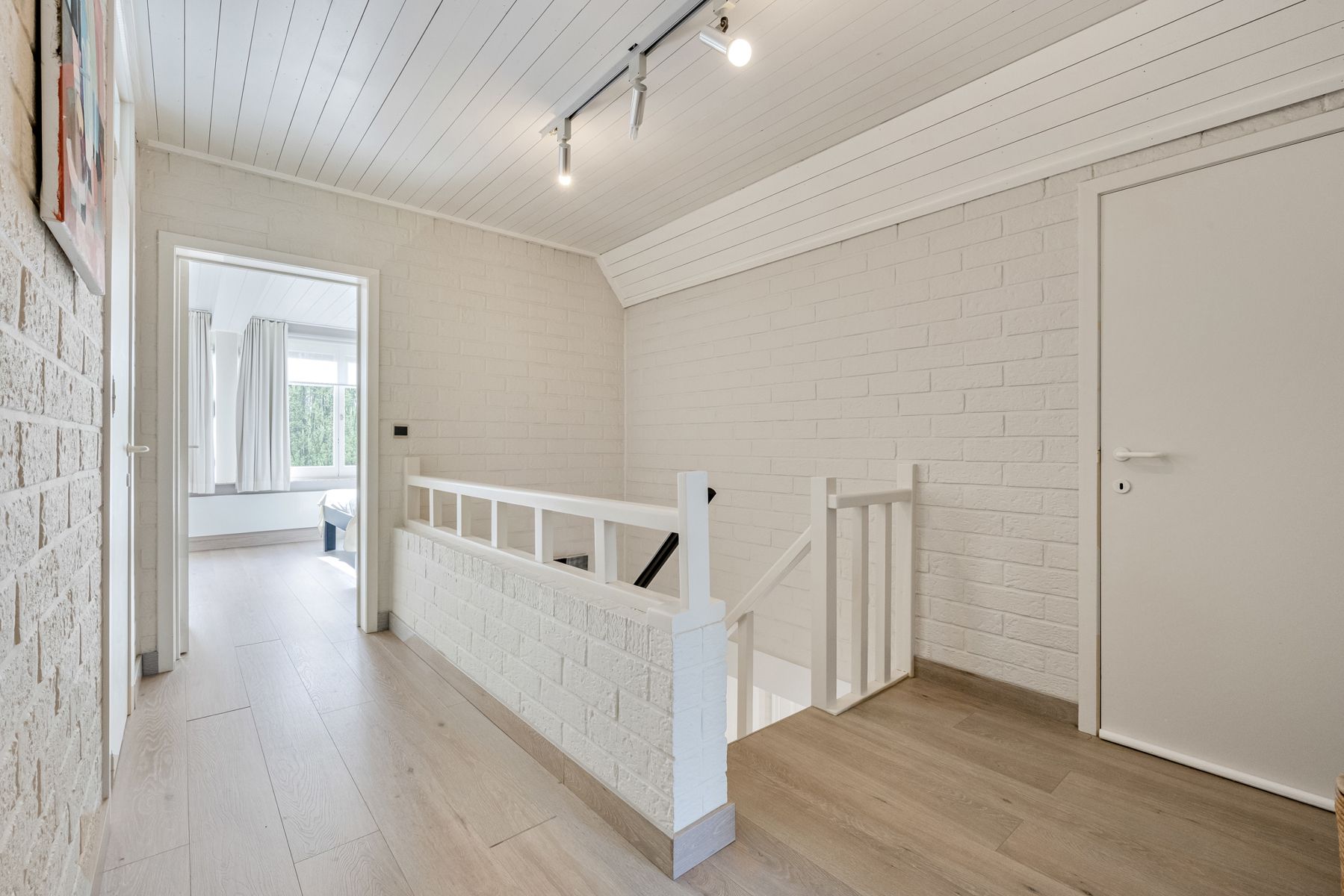 Energiezuinige villa met privé bos en prachtige tuin. foto 13