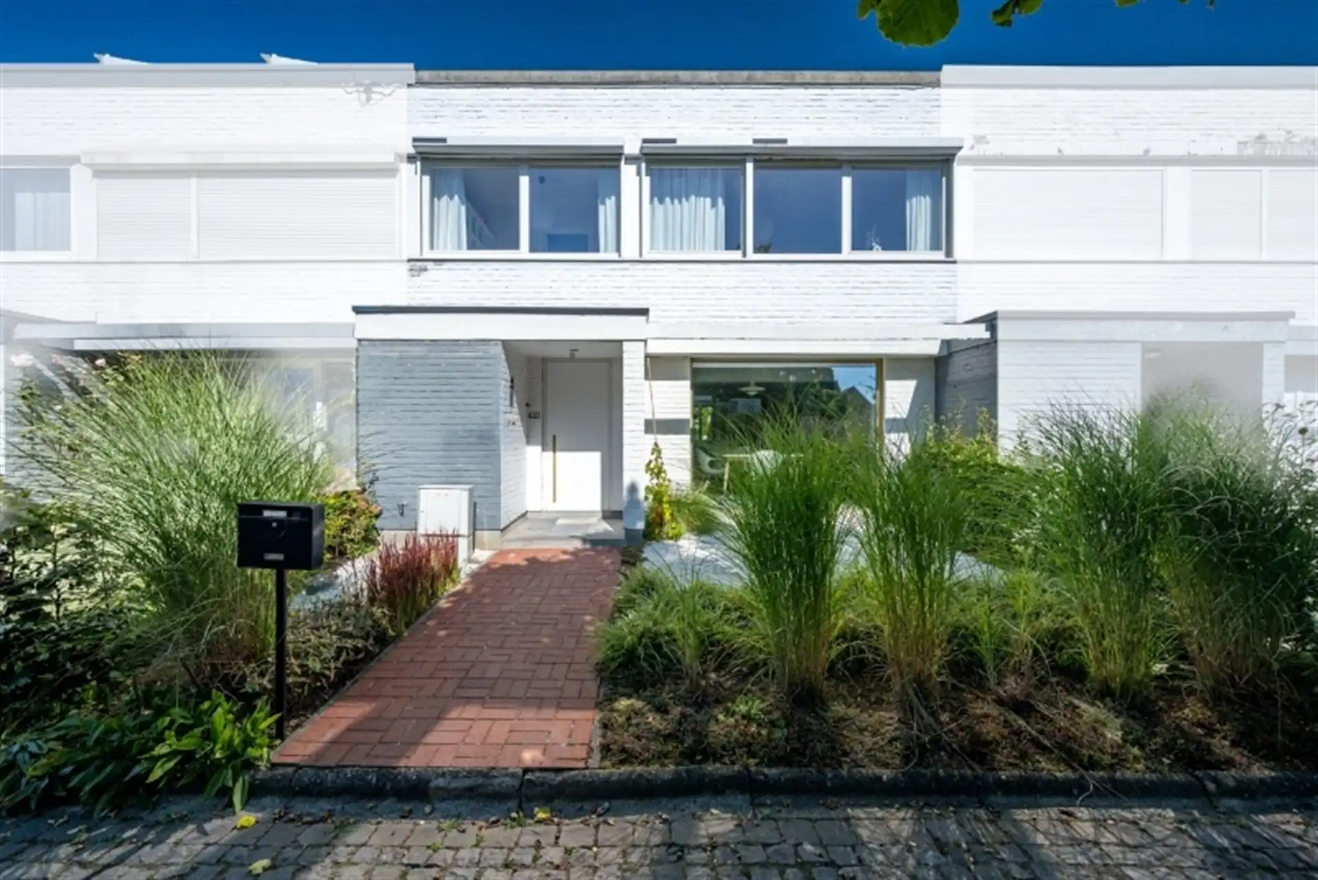 Trendy woning in rustige omgeving te Aalst foto {{pictureIndex}}