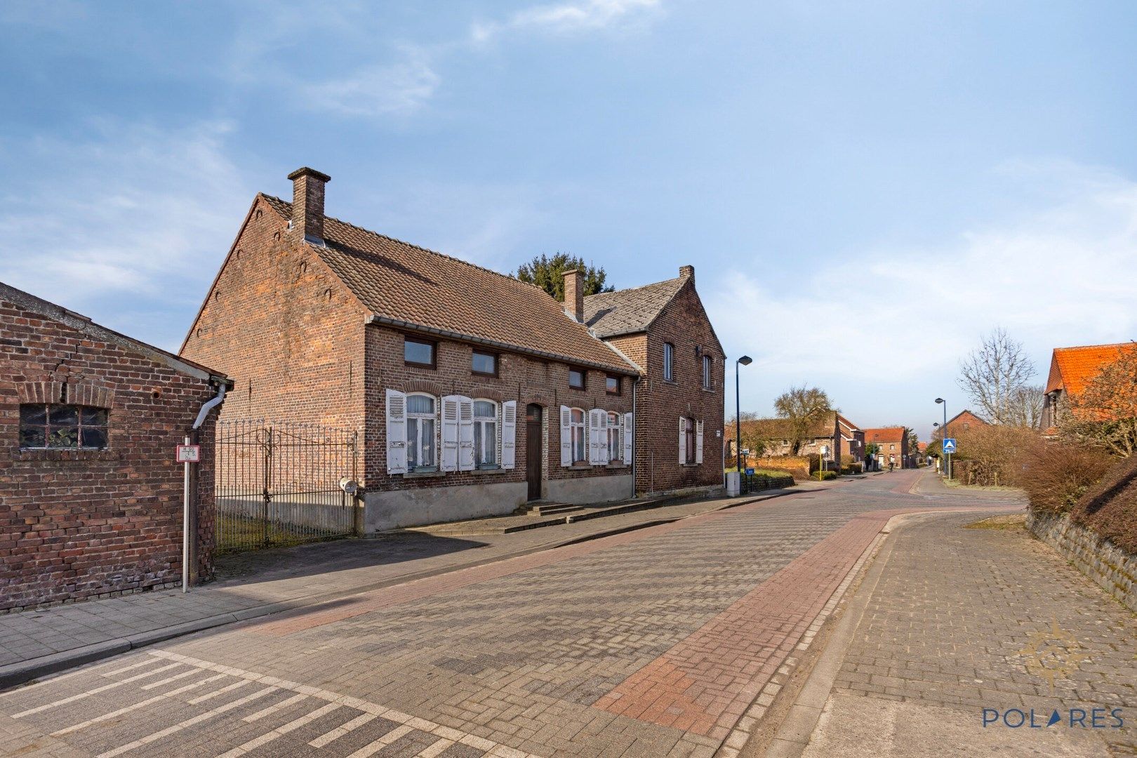 Renovatieproject: woonst met bijgebouwen en loods op 50are foto {{pictureIndex}}