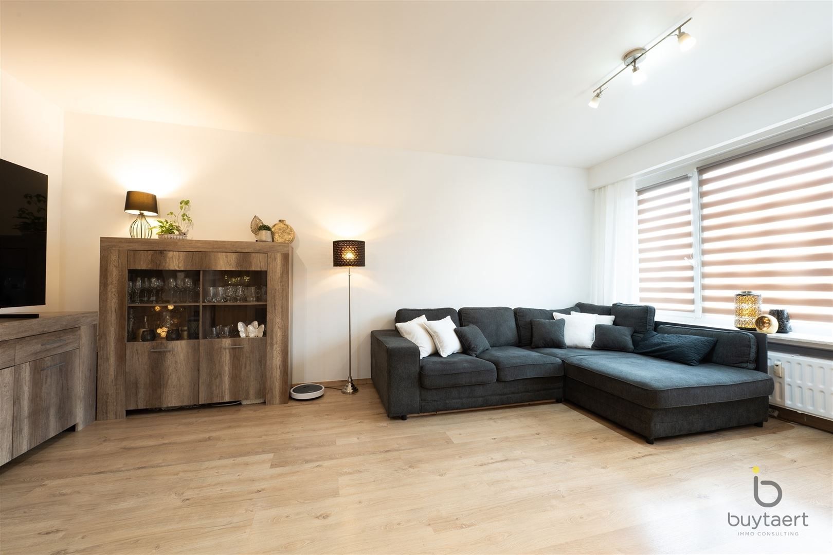 Gerenoveerd drie slaapkamer appartement te Hoboken. foto 2