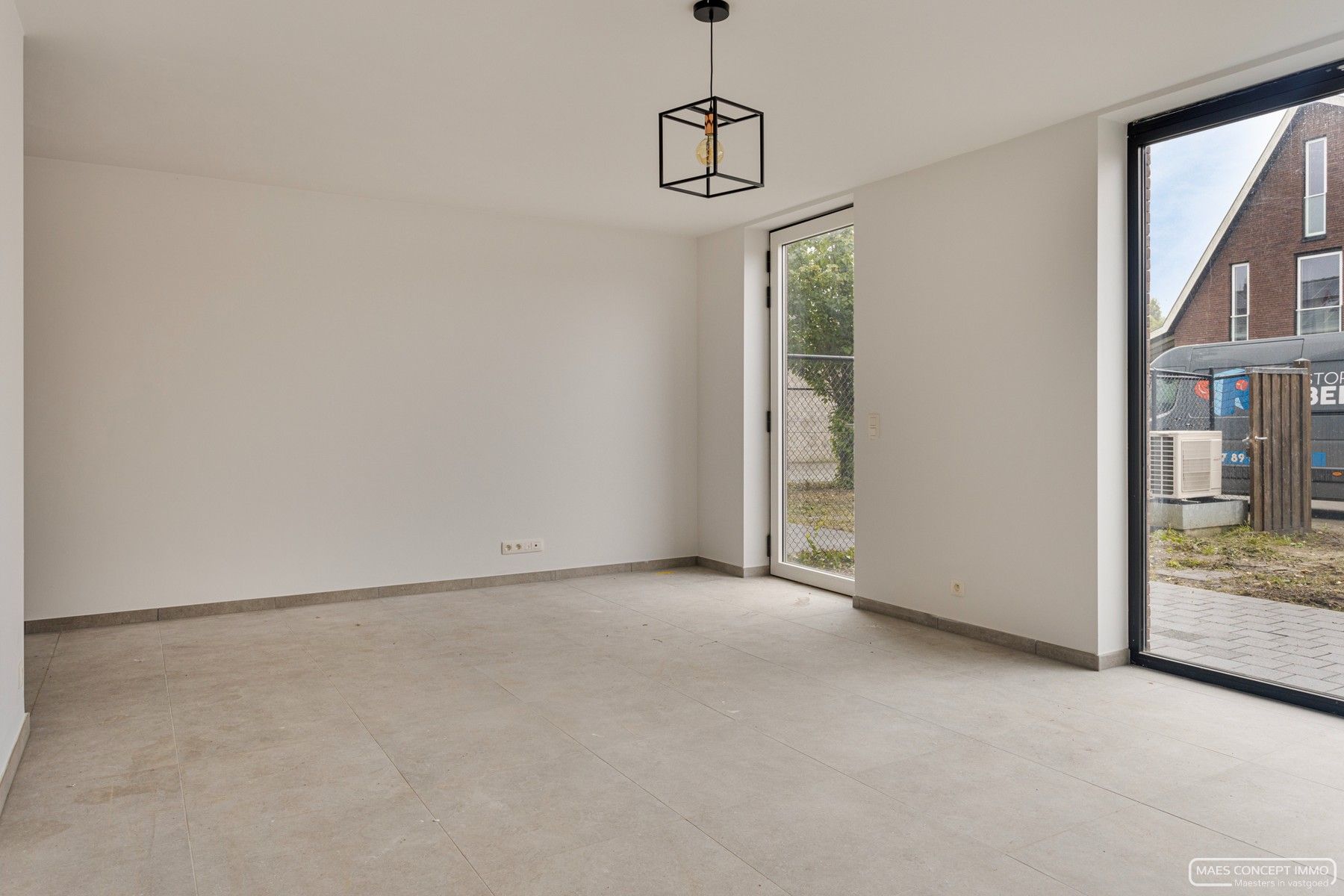 Nieuwbouwwoning te koop in centrum Outrijve foto 3