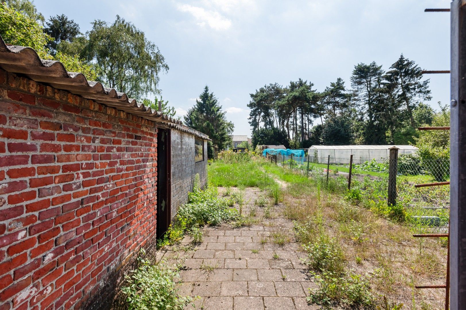 Unieke Renovatiekans: Creëer Uw Droomhuis in Groene Omgeving foto 17