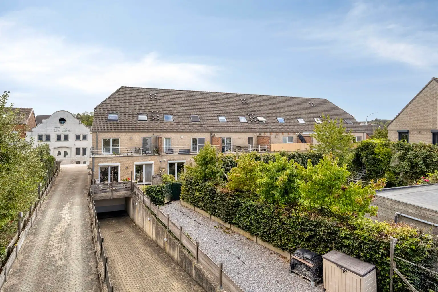 GELIJKVLOERS APPARTEMENT MET 2 SLAAPKAMERS EN GARAGE foto 21