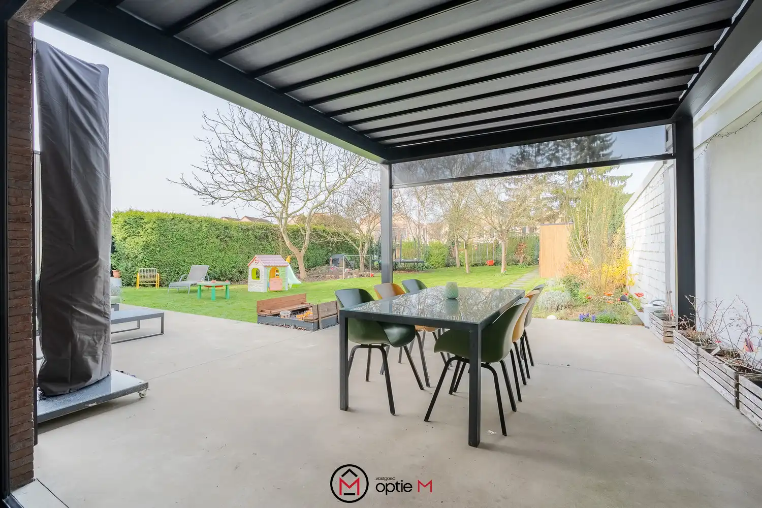 Moderne, energiezuinige woning met patio, zonnepanelen en hoogwaardige afwerking foto 12