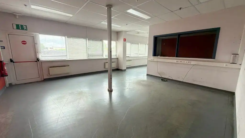 Logisiteke loods te huur in industriezone Mechelen-Noord foto 12