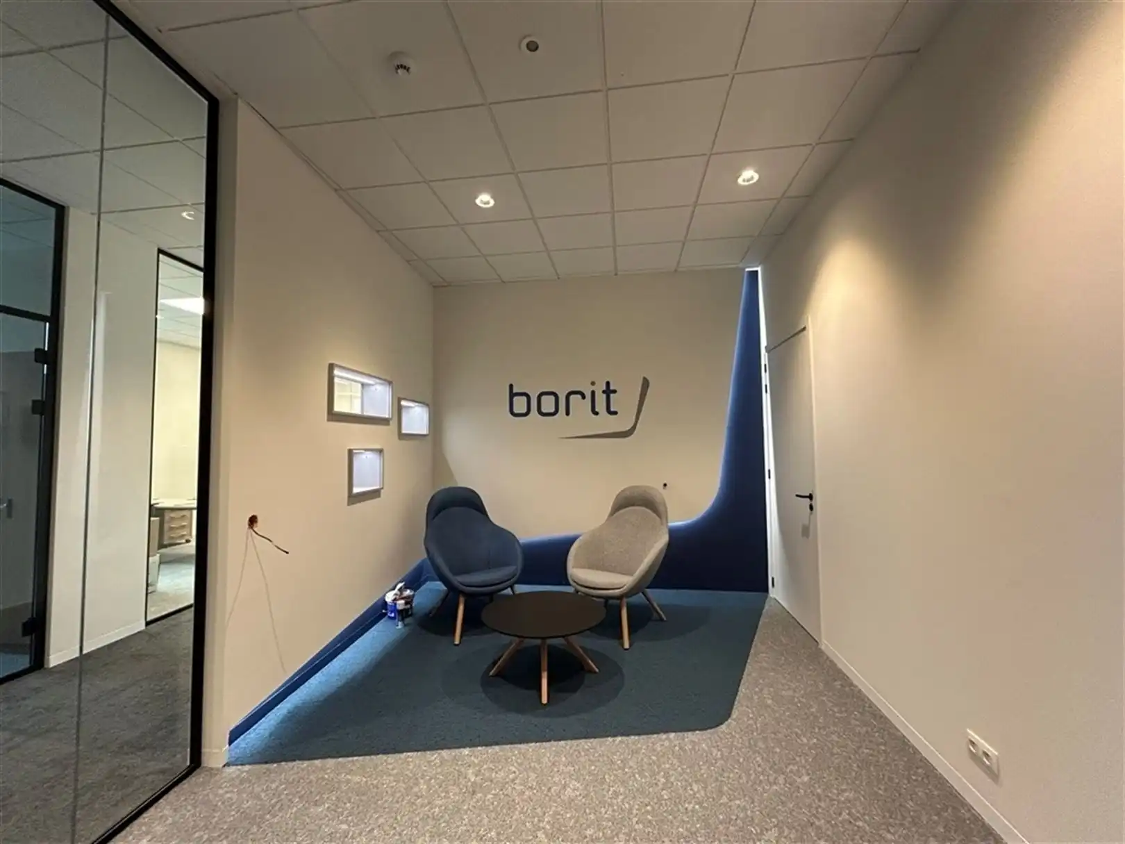 Kantoorgebouw foto 2