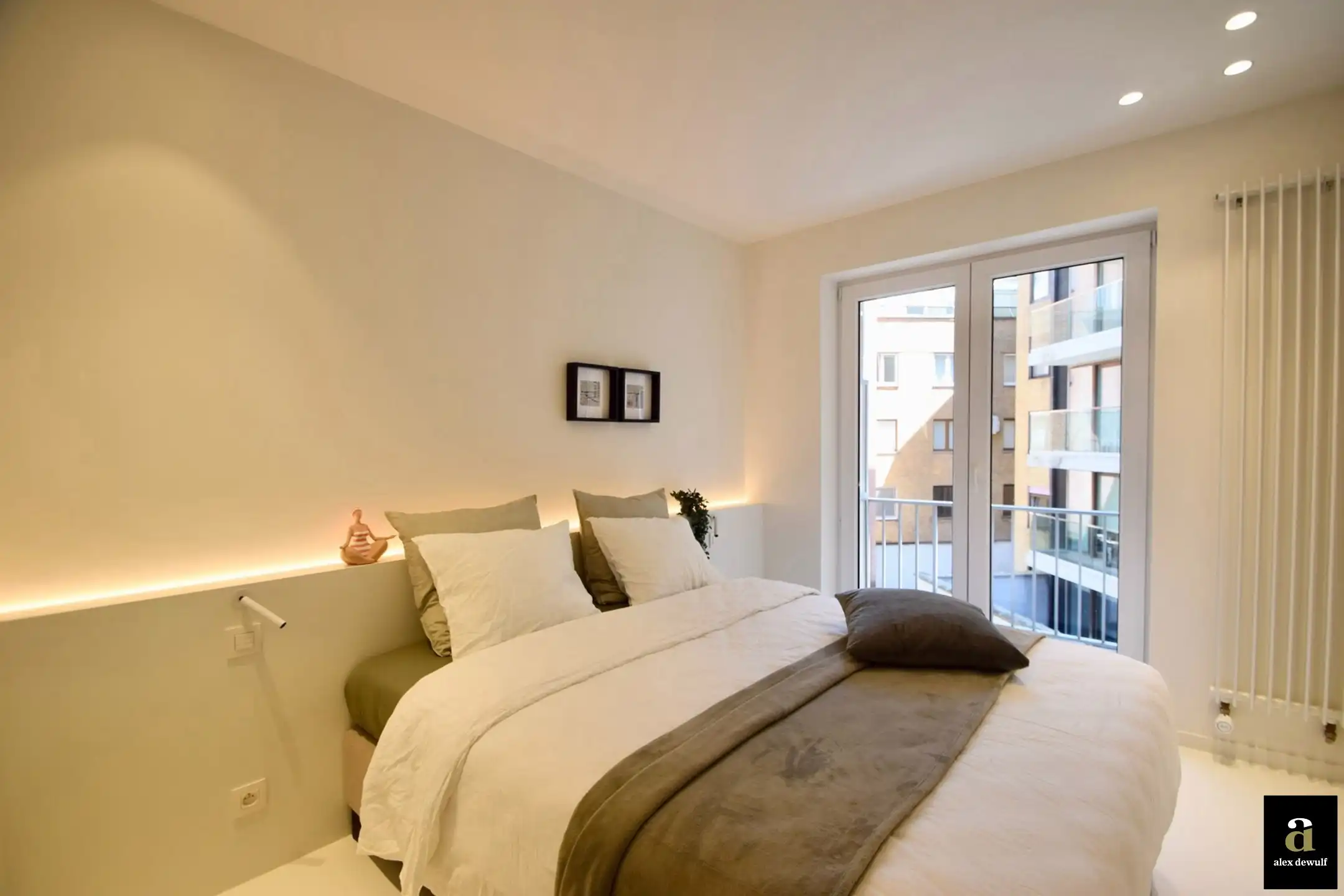 Lichtrijk gerenoveerd appartement nabij de winkels, het strand en de zee. foto 10