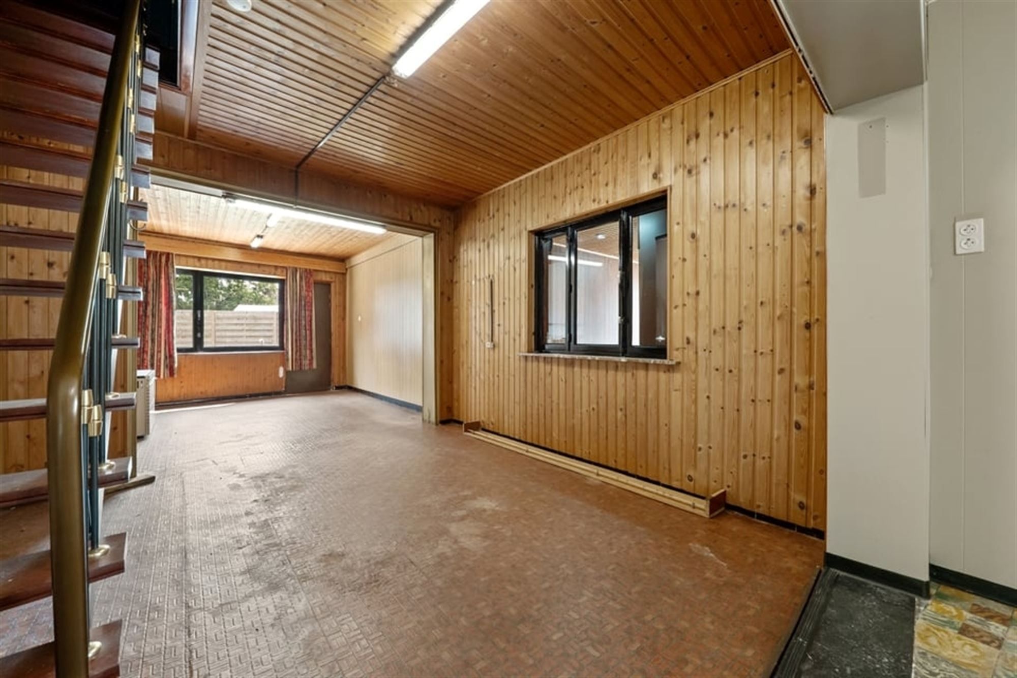 2 TE RENOVEREN WONINGEN+ 16 GARAGES OP EEN PERCEEL VAN 9A87 foto 9
