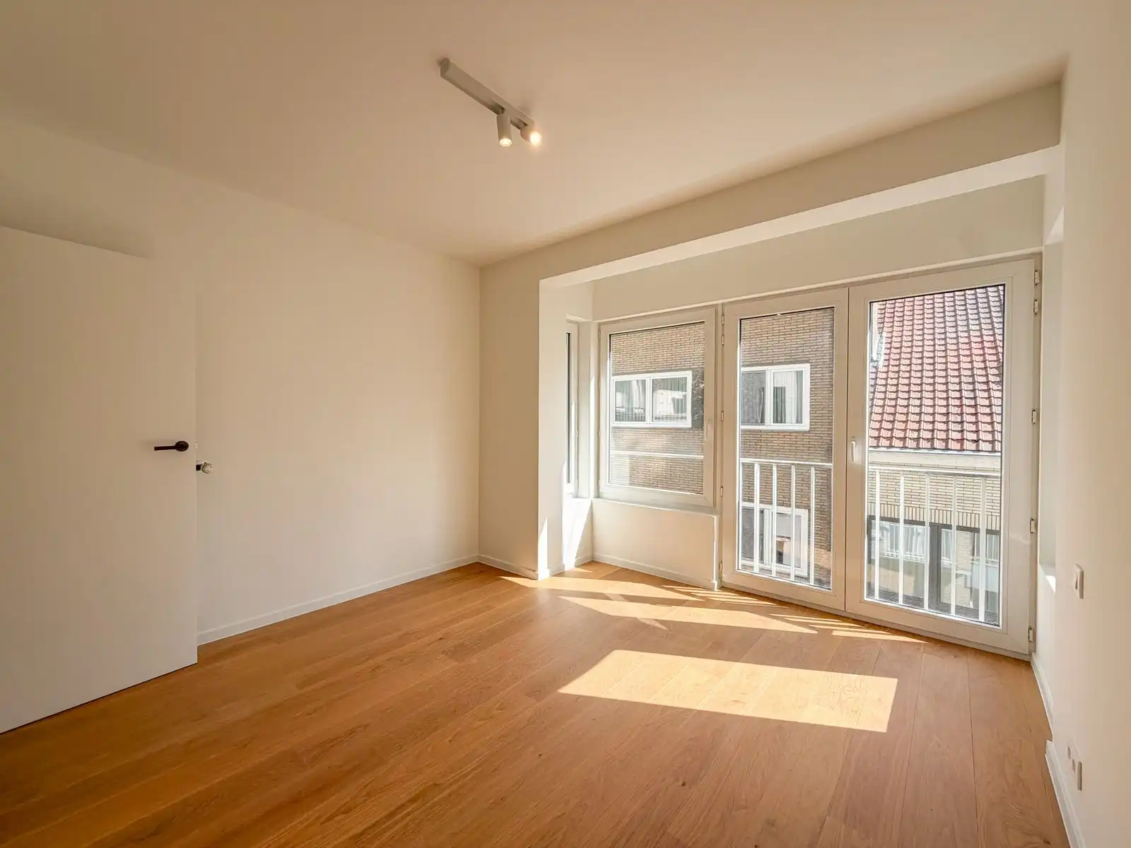 Lichtrijk, volledig gerenoveerd appartement met 2 slpk pal aan het park foto 10