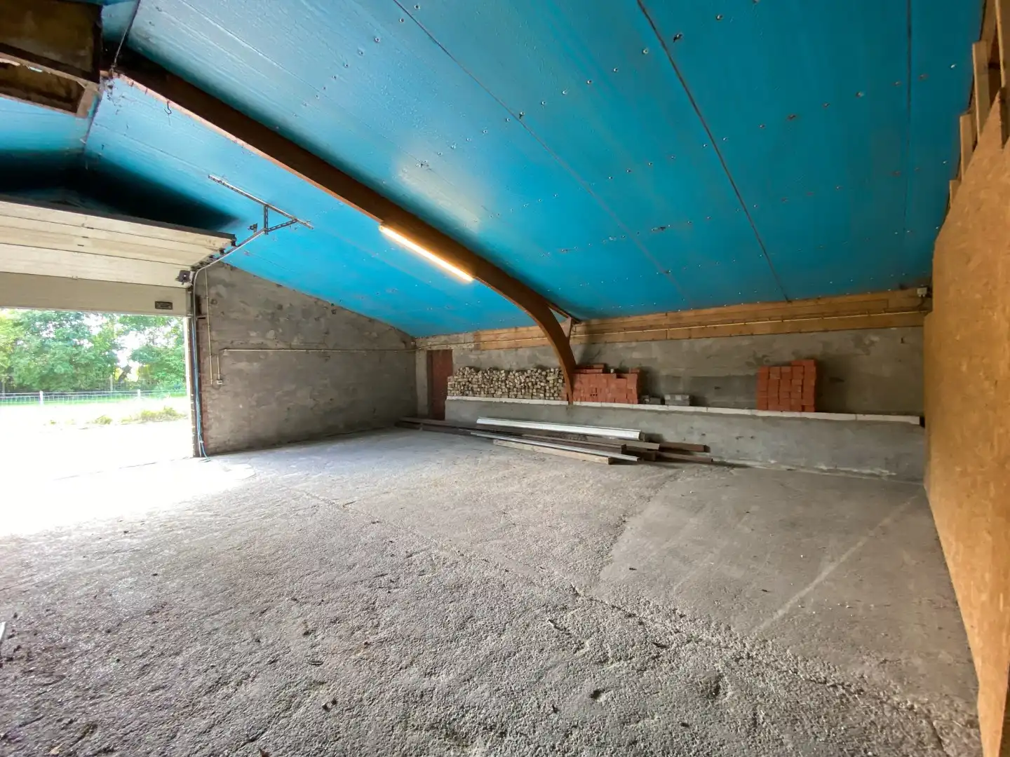 Diverse opslagplaatsen (boxen van 25m2) nabij het centrum van Diksmuide foto 2