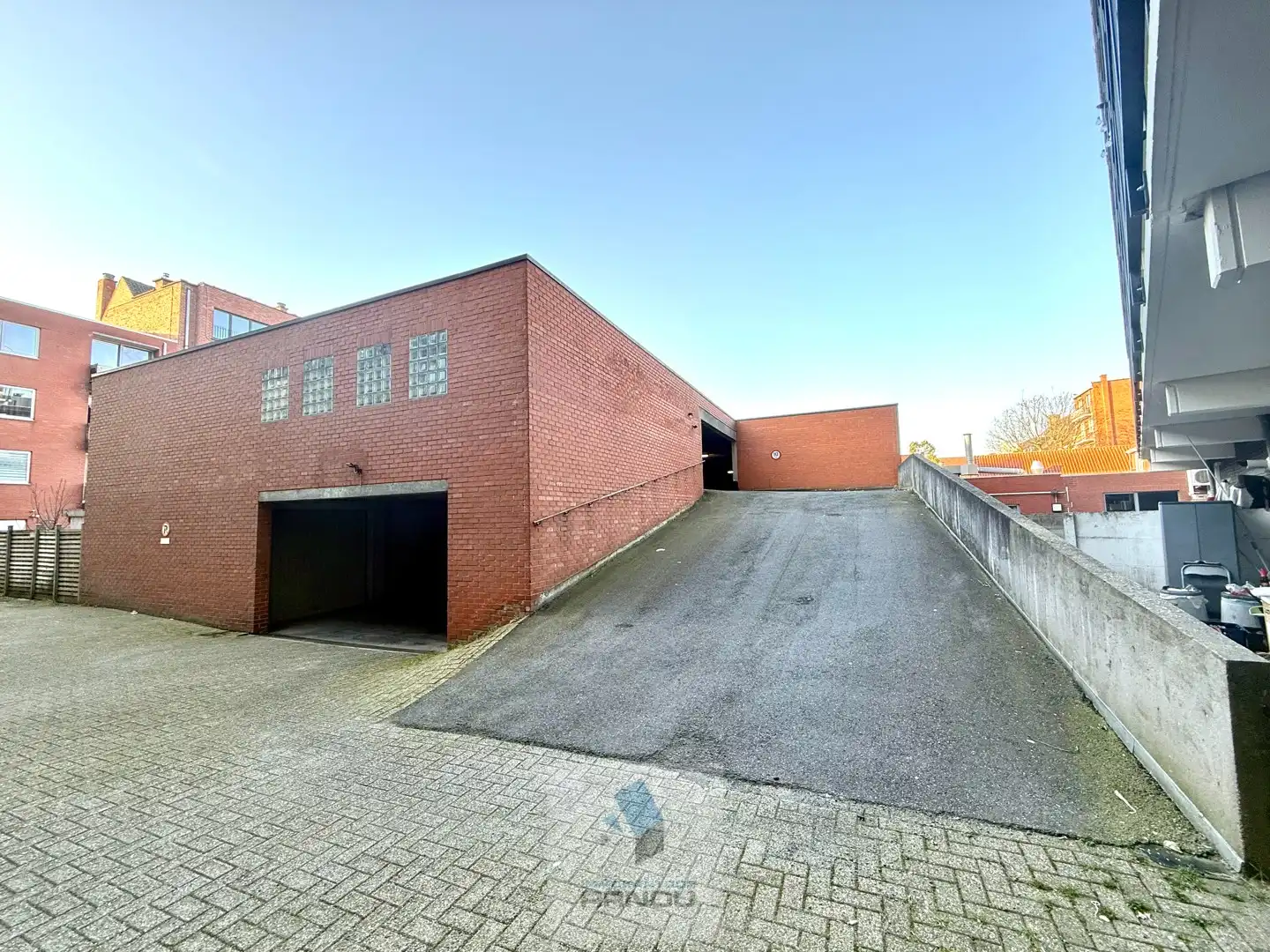 Ruime dubbele garagebox in het centrum Deinze – ca. 30 vkm foto 3