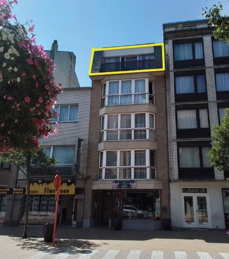 Ruim duplexappartement met groot zonneterras in hartje Wenduine foto {{pictureIndex}}