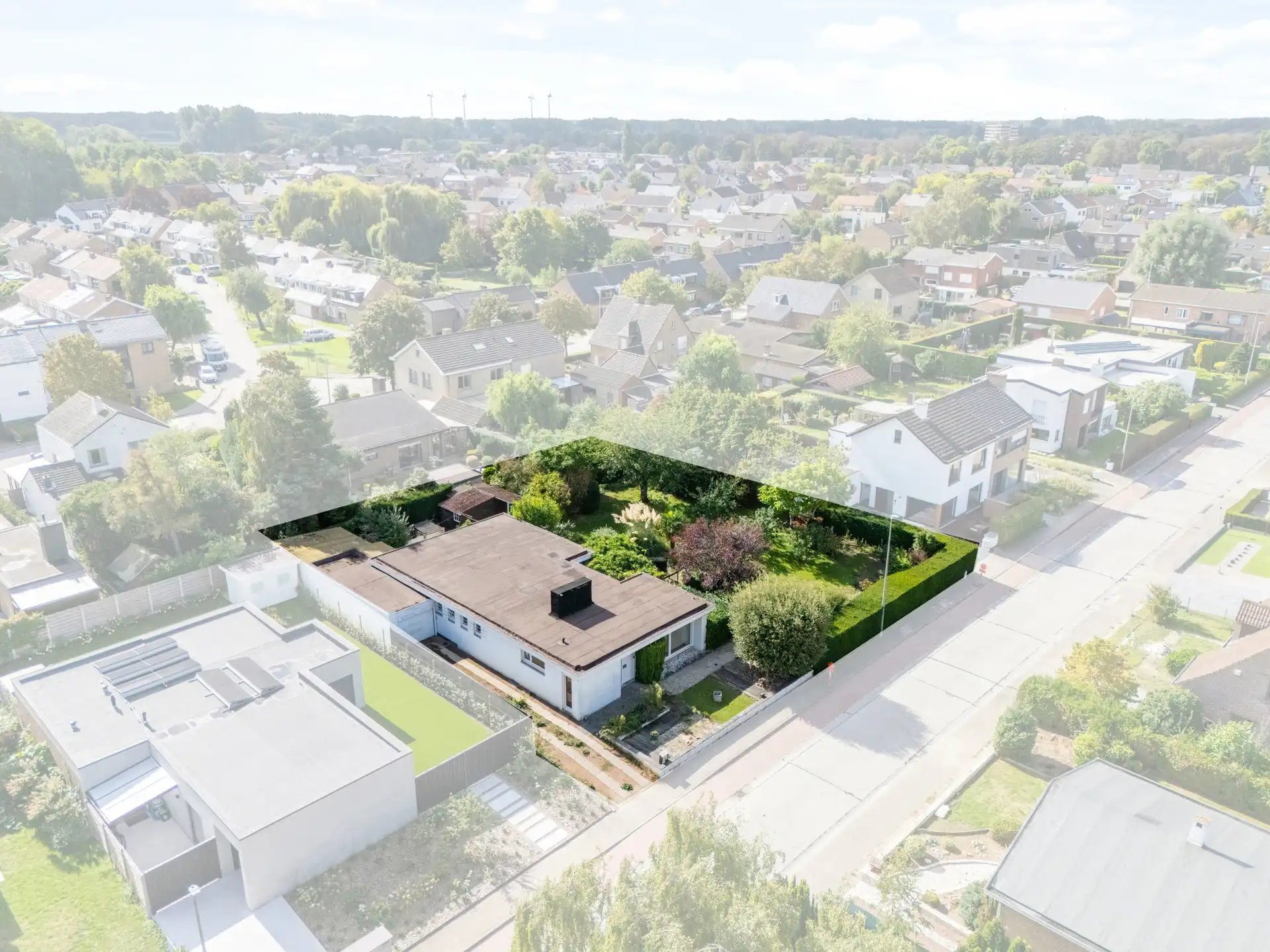 Authentieke bungalow op 1.198 m² bouwgrond  foto 2