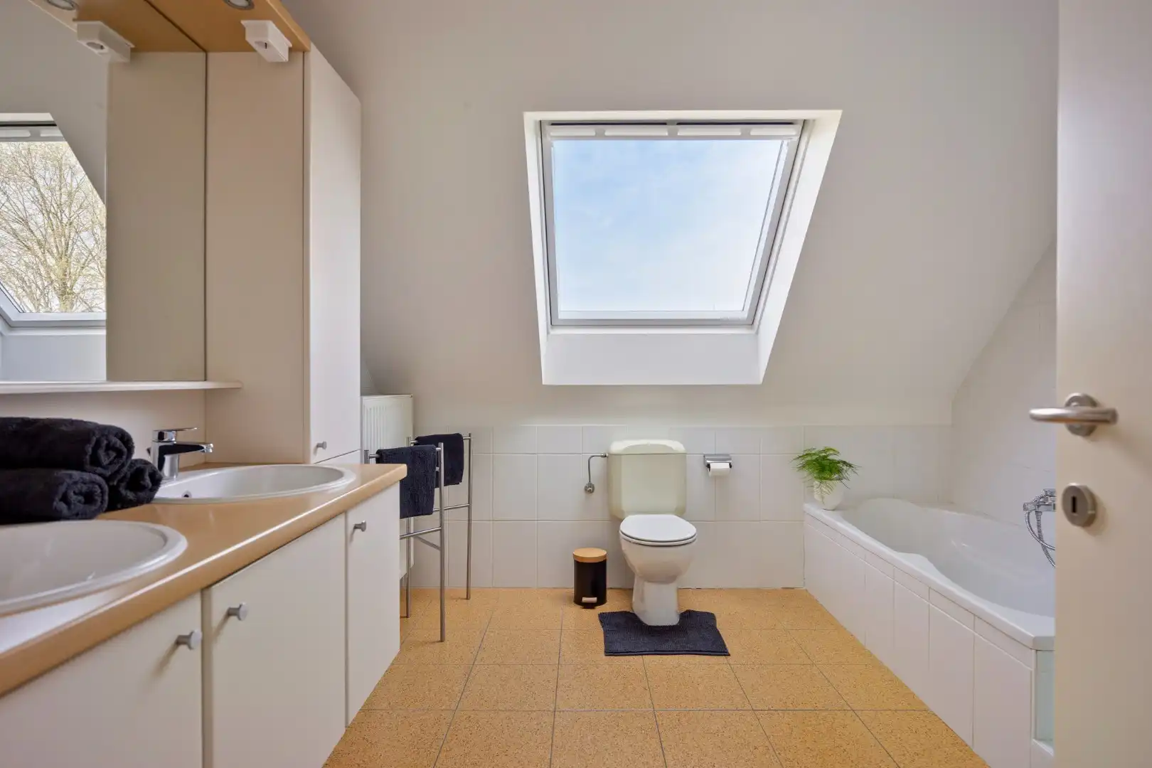 Moderne woning met zeer rustige ligging in Riemst-Millen foto 15