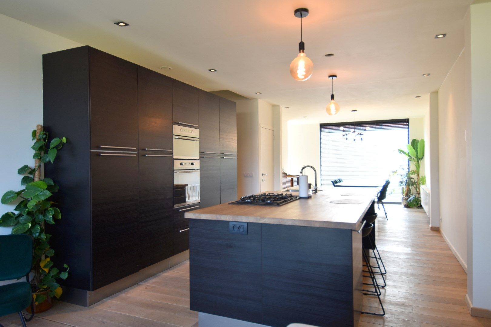 Instapklare rijwoning met 2 slaapkamers en mooi stukje tuin te koop in Moorsele foto 4
