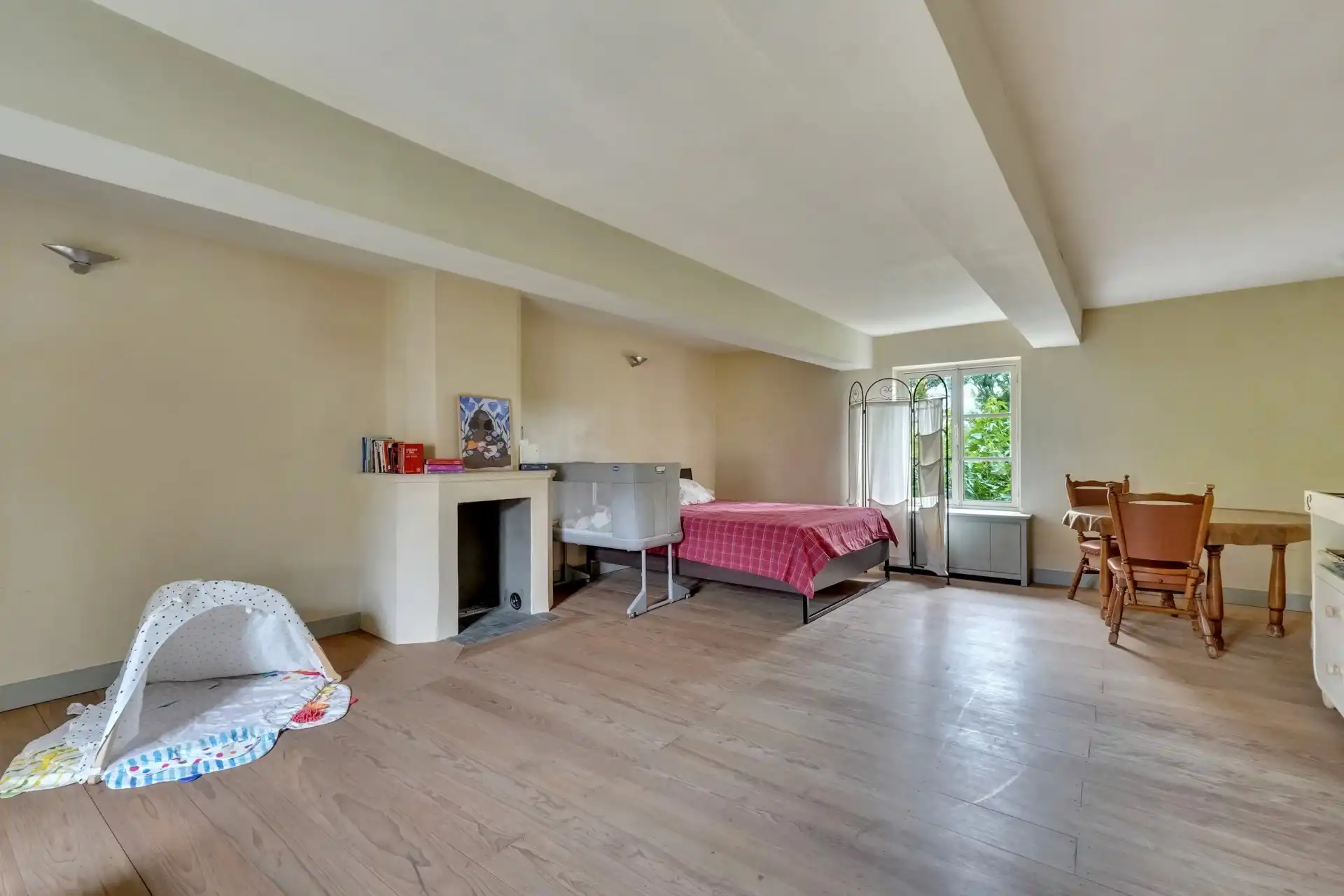 Karaktervolle vierkantshoeve met 5 slaapkamers en prachtige binnenkoer foto 7