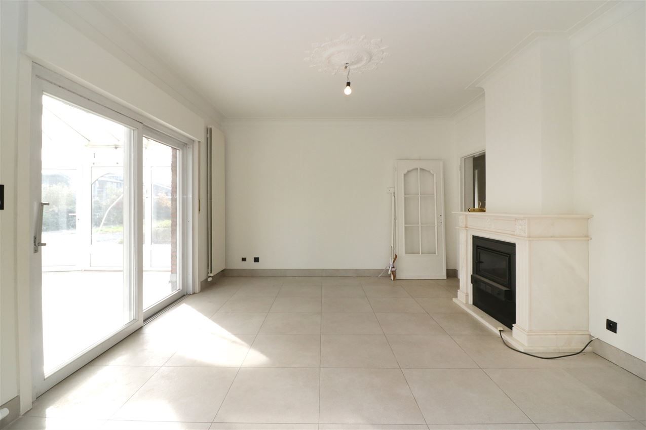 Villawoning met 4 slaapkamers en bijgebouw foto 12