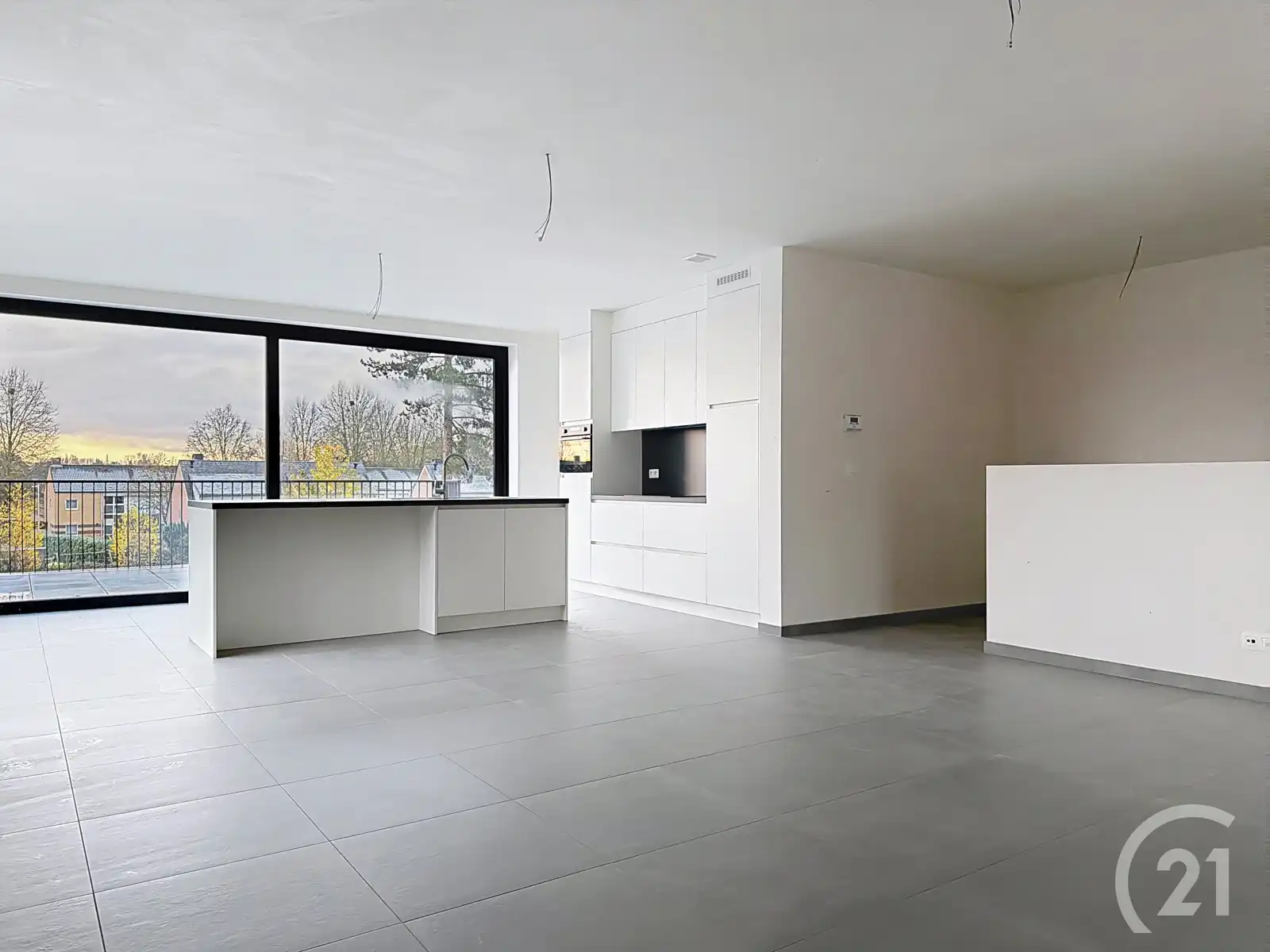 Prachtige nieuwbouwwoning in heel rustige straat te koop! foto 4