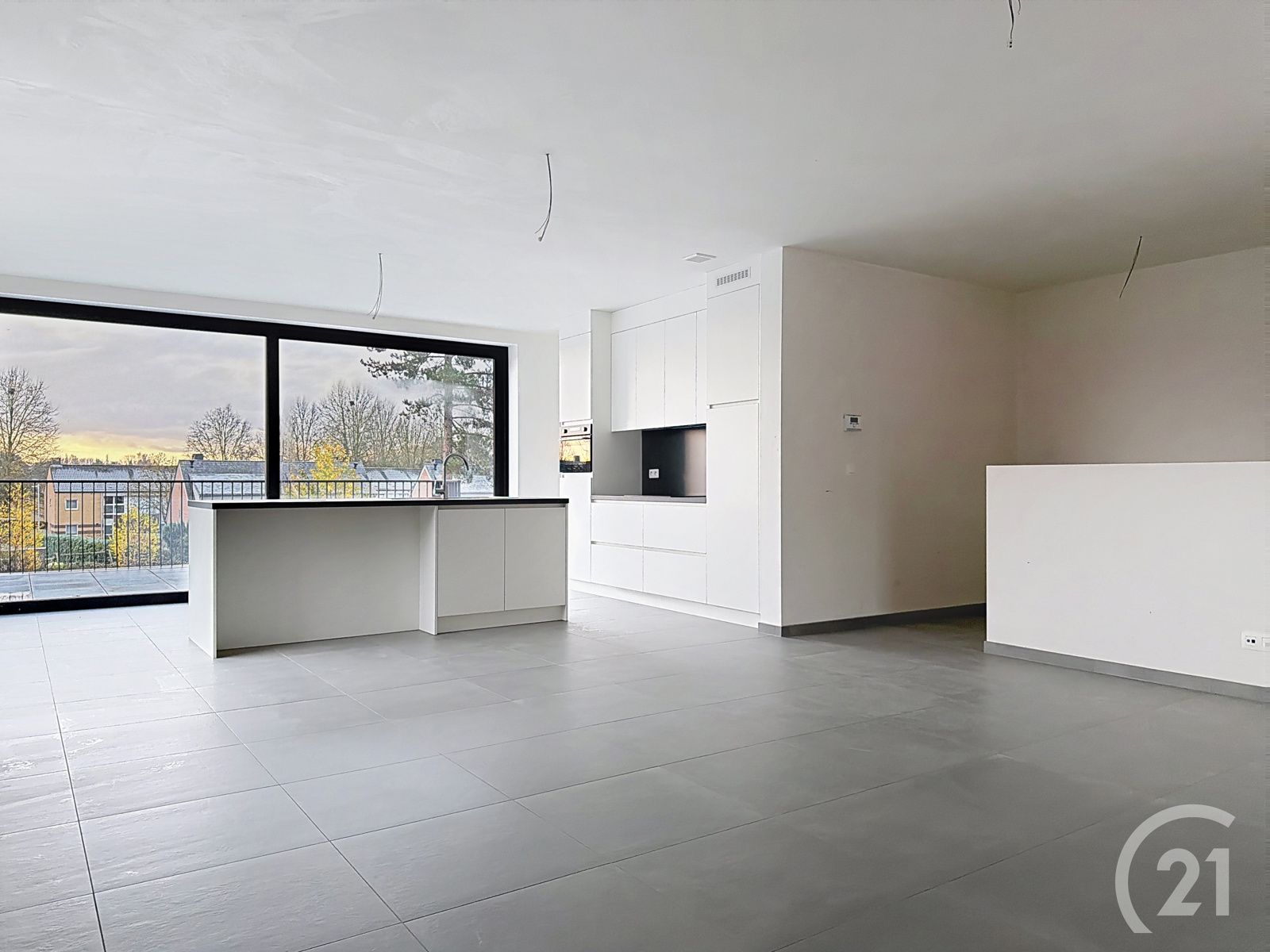 Prachtige nieuwbouwwoning in heel rustige straat te koop! foto 4