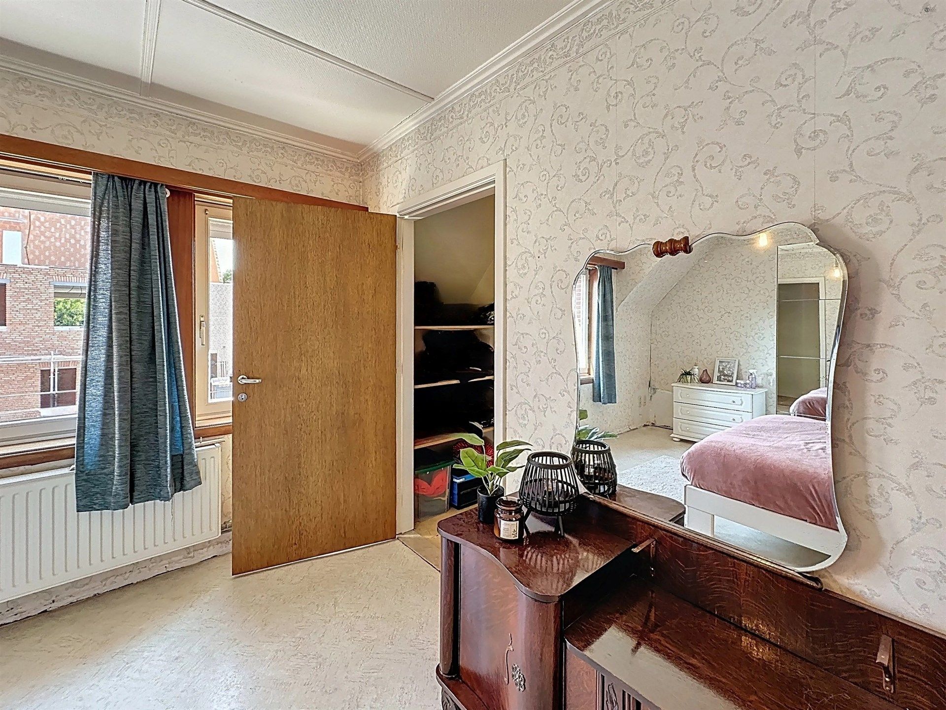 Open bebouwing met 4 slaapkamers en magazijn (144 m²) op perceel van 563m²! foto 8