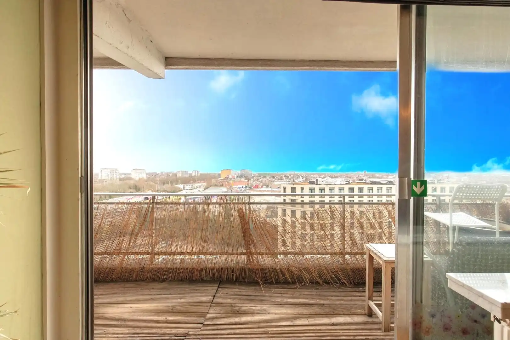 Ruime studio met terras en prachtig uitzicht foto 4