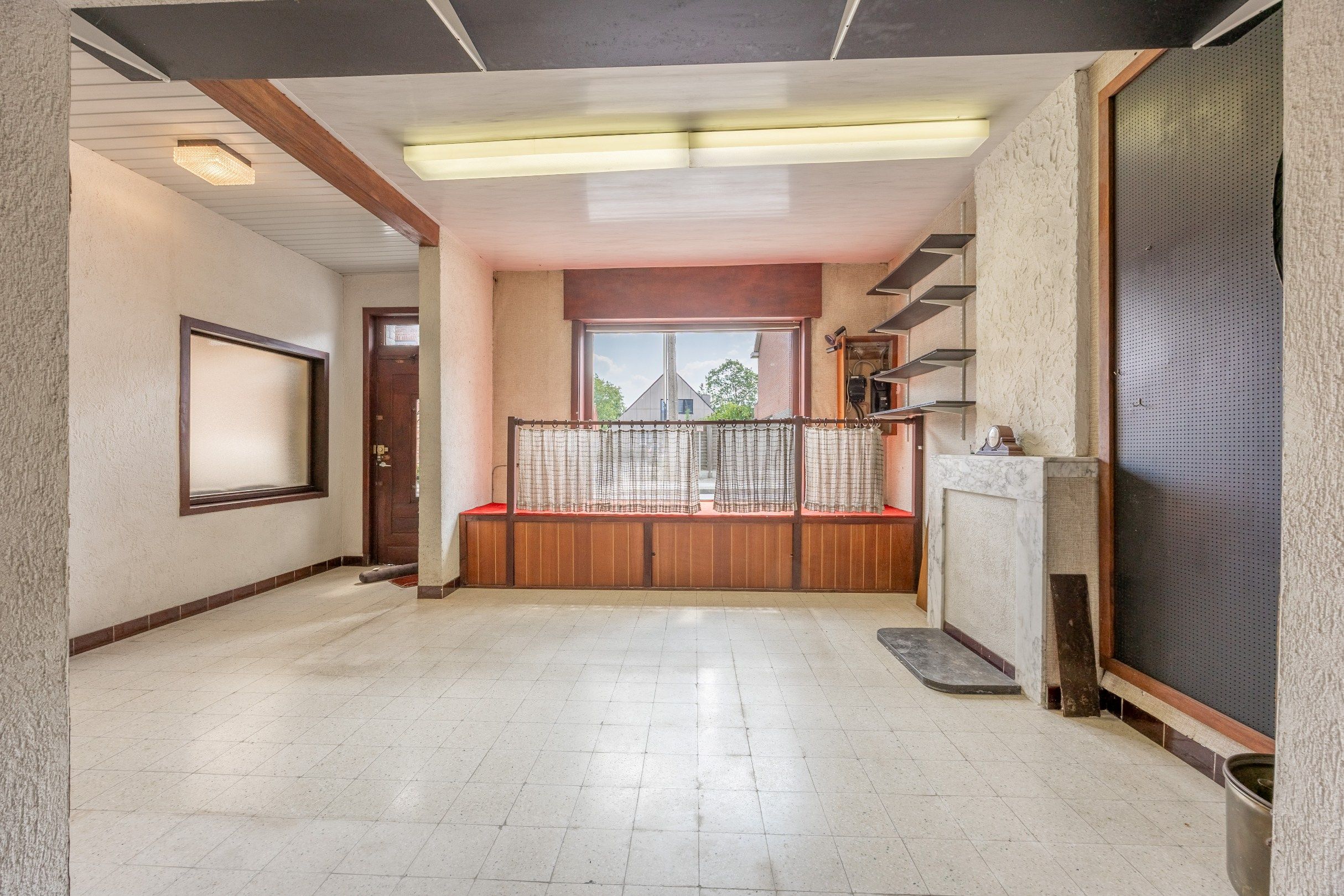 TE RENOVEREN WONING OP RUIM PERCEEL  foto 3