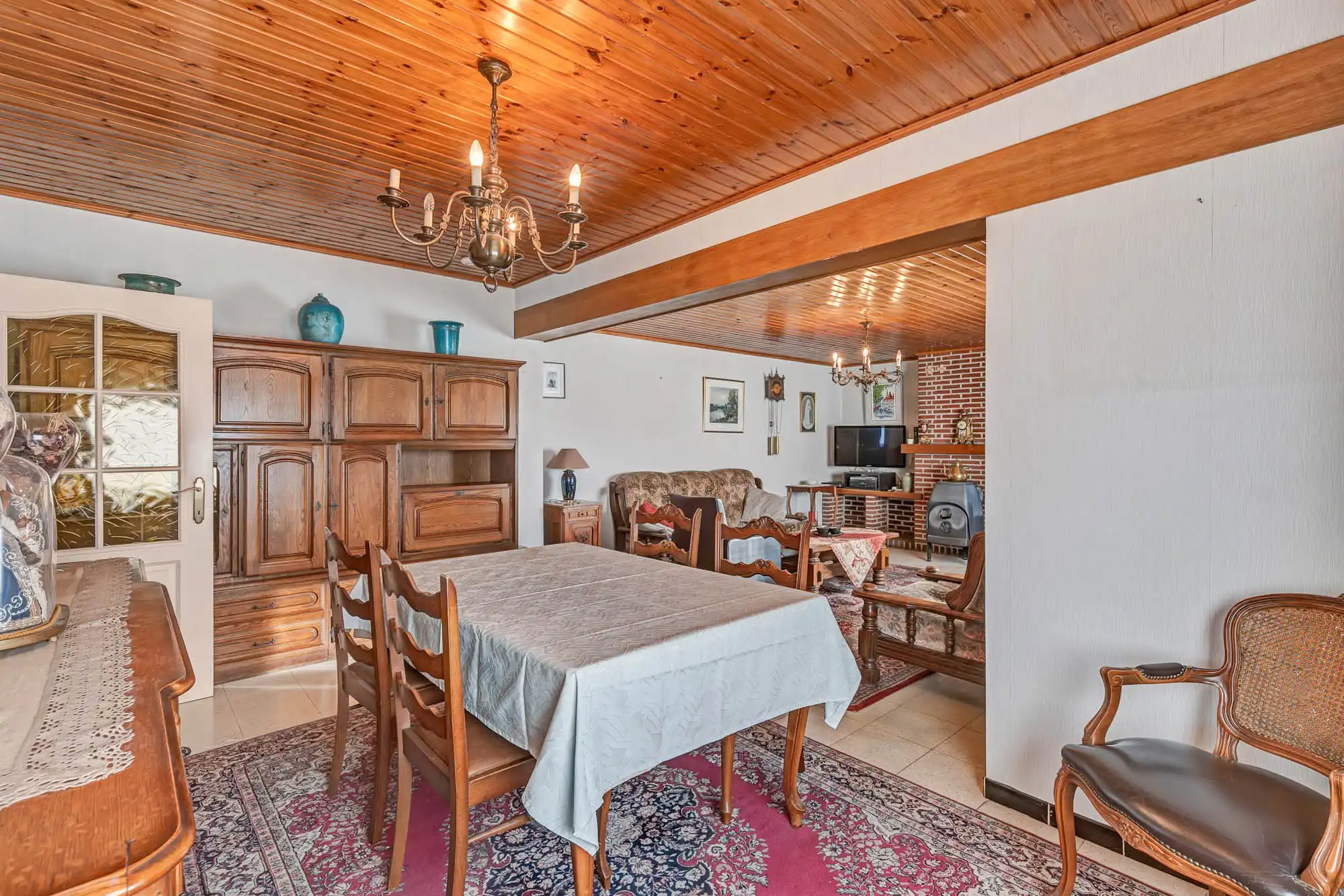 Te renoveren halfopen woning met garage en grote tuin foto 4