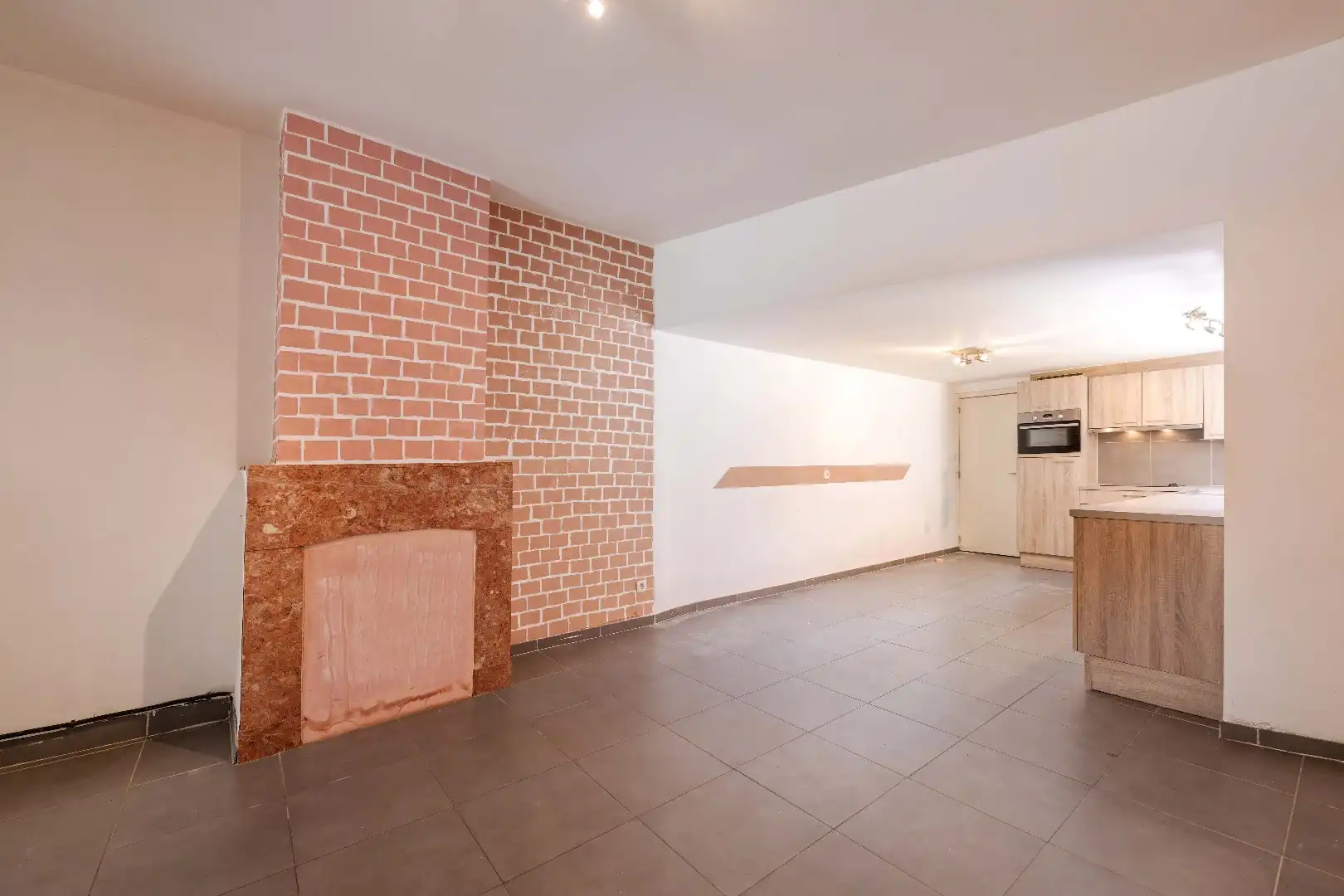 Te renoveren woning met tal van potentieel in centrum Aarsele foto 8