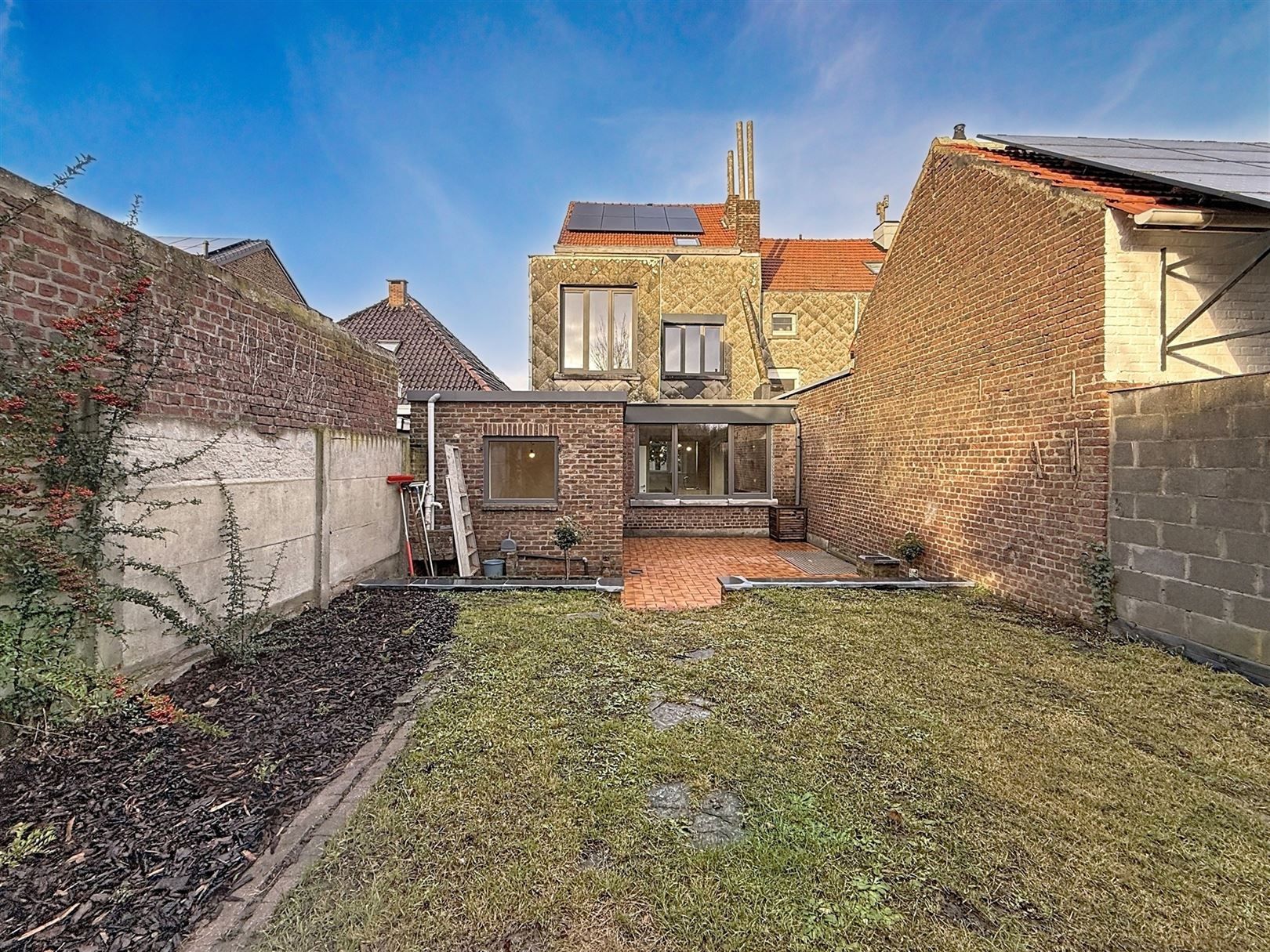 Gerenoveerde stadswoning, 4 slpks, tuin, terras, 2a 43ca foto 3