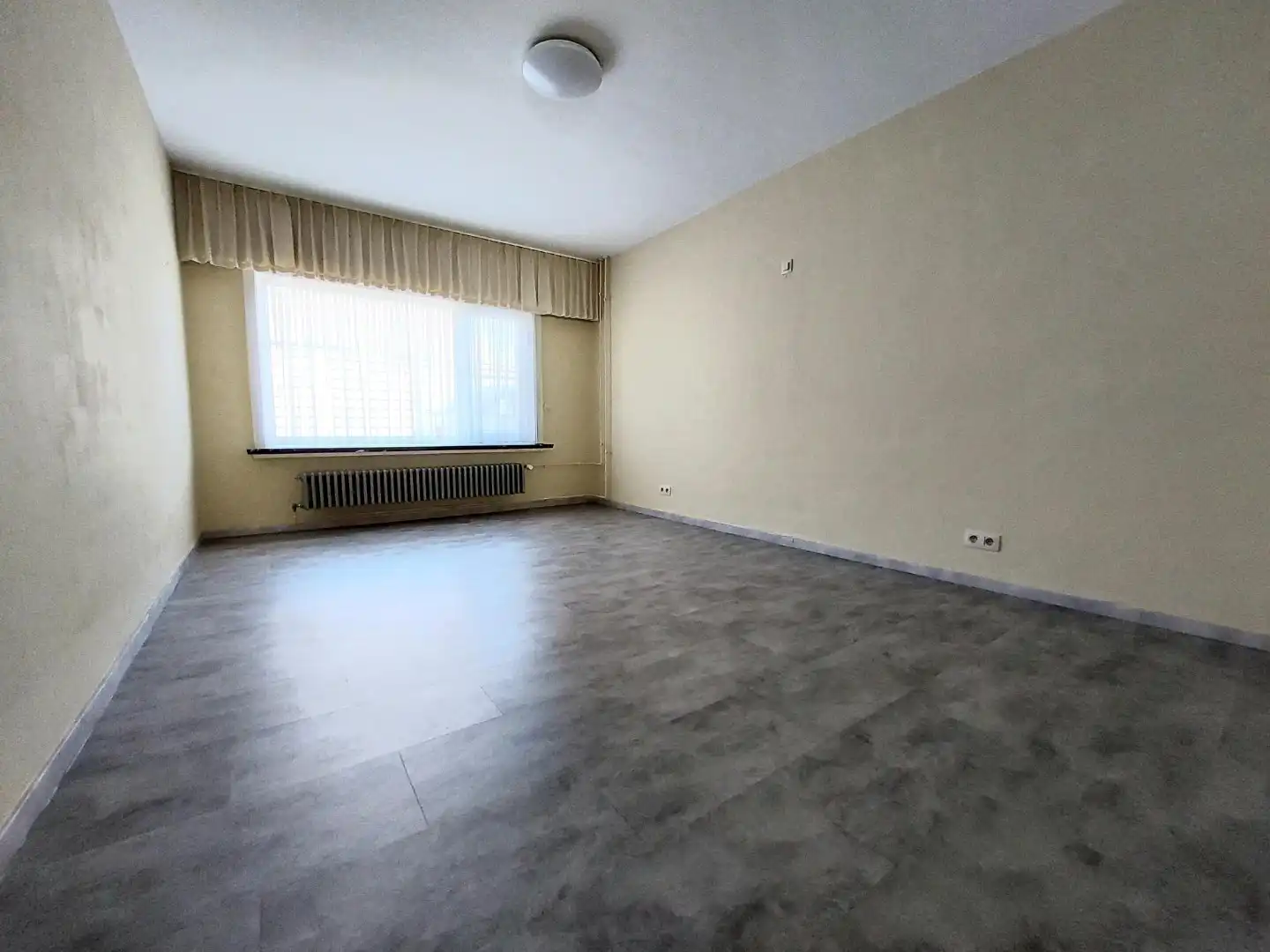 Ruime alleenstaande villa foto 14