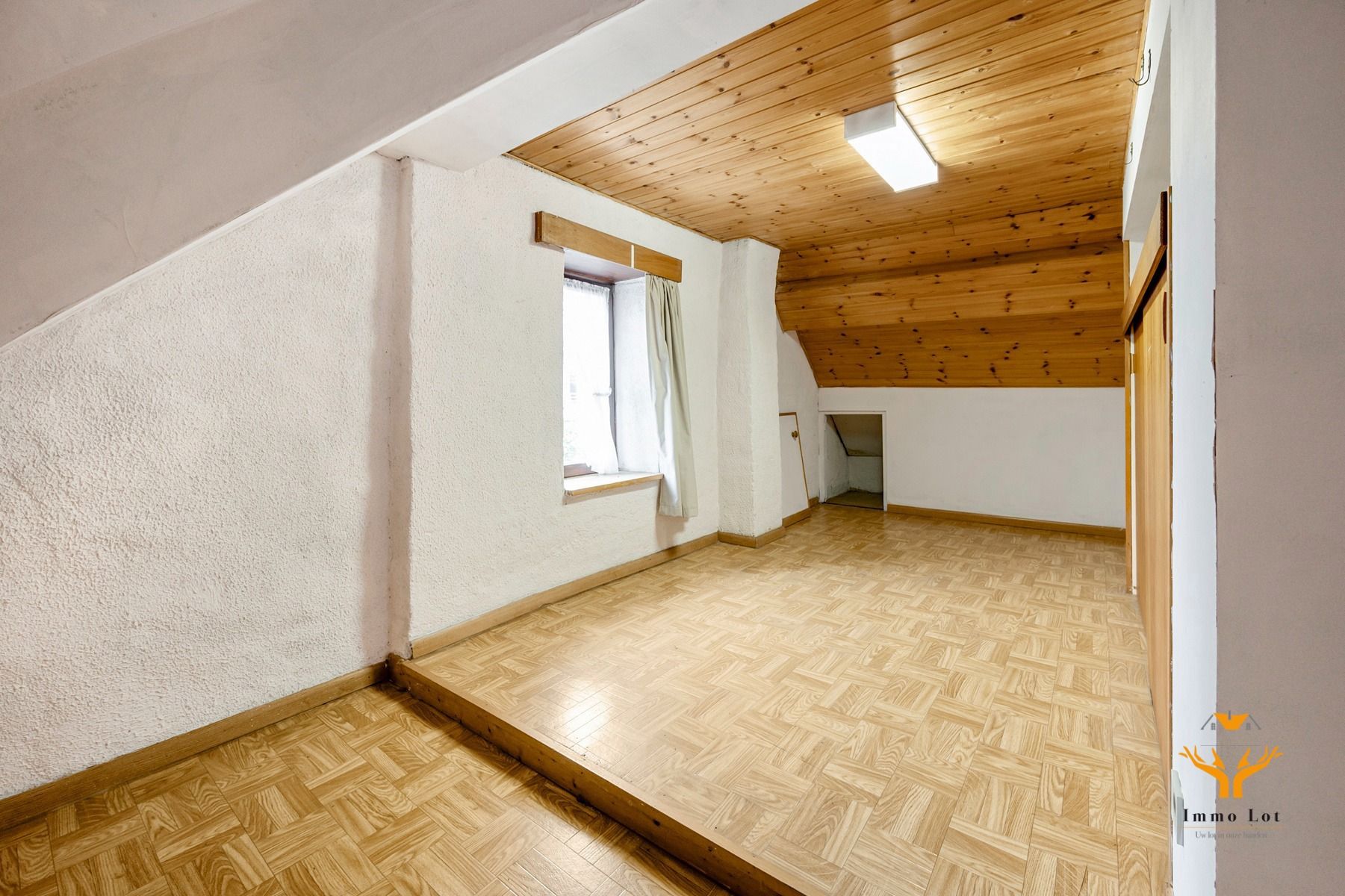 Te renoveren woning met tuin in rustige buurt foto 14