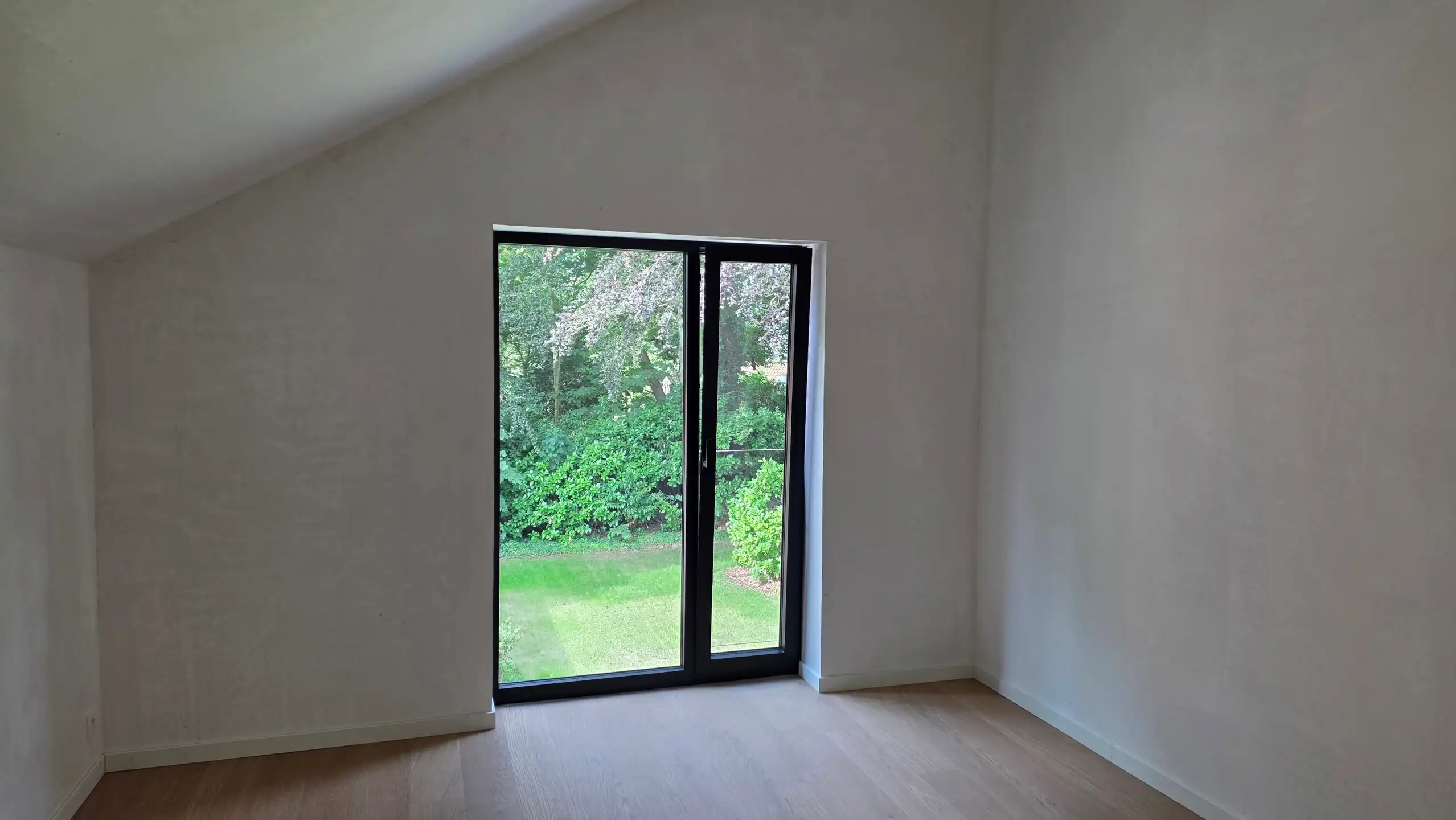 Een vrijstaande nieuwbouwwoning op ca. 538 m² grond foto 8