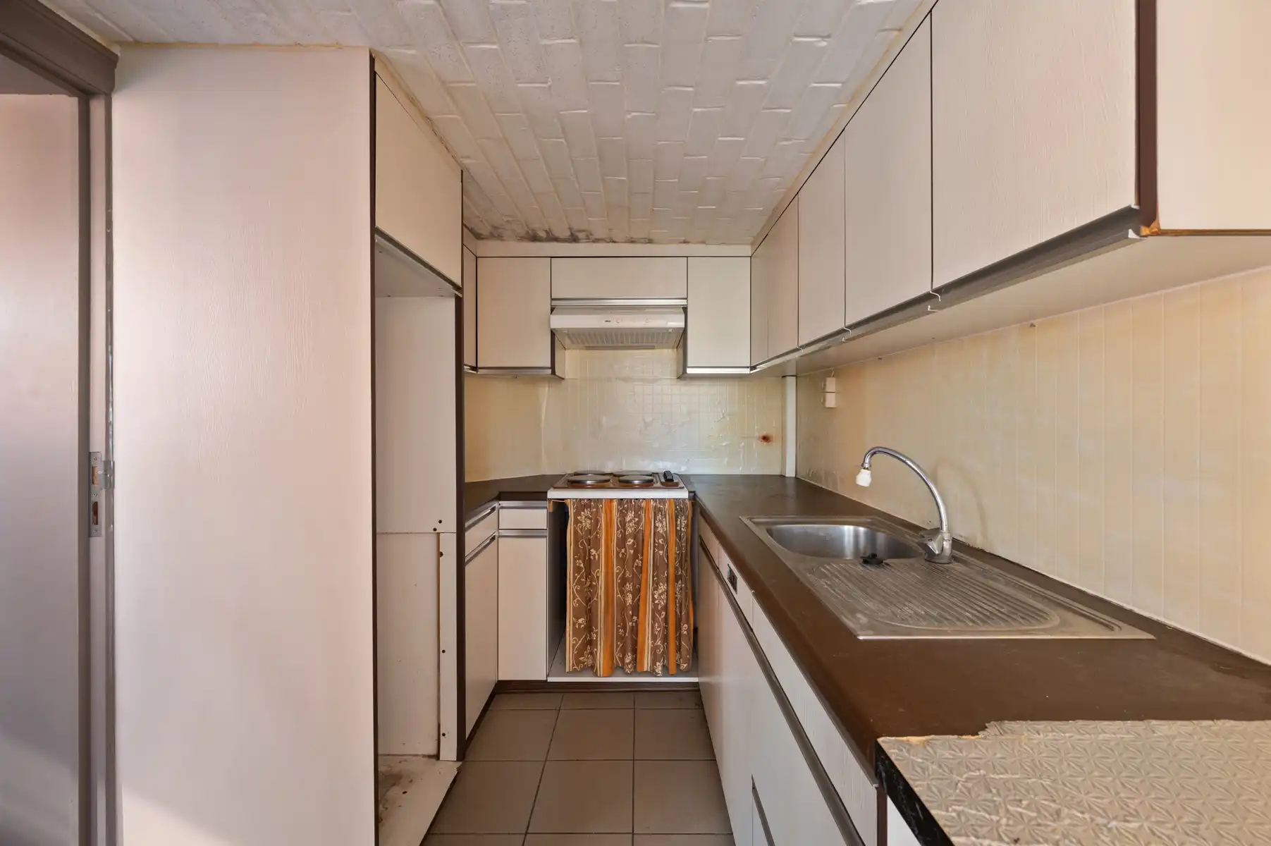 Te renoveren pand met magazijnen te BEERZEL foto 11