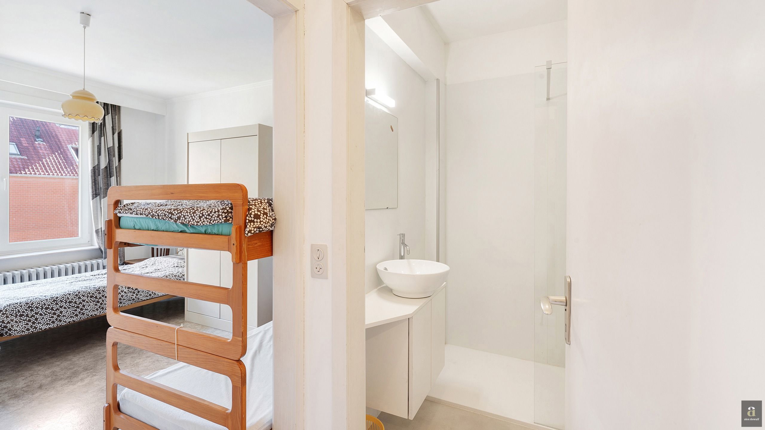 Breed appartement met 2 grote kamers (85 m²) met open zicht foto 12