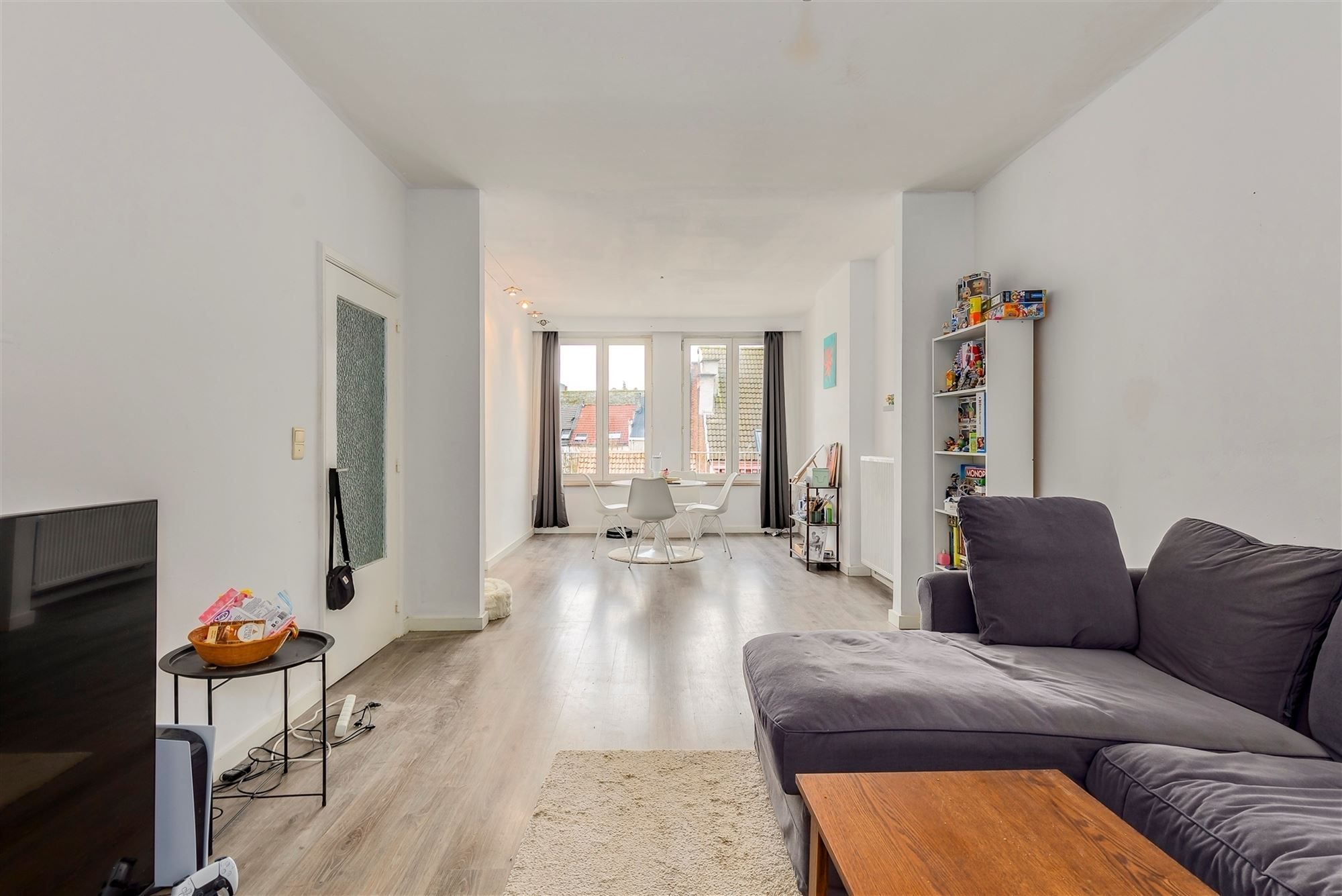 Instapklaar 2-slaapkamer appartement vlakbij het Centraal Station foto 2