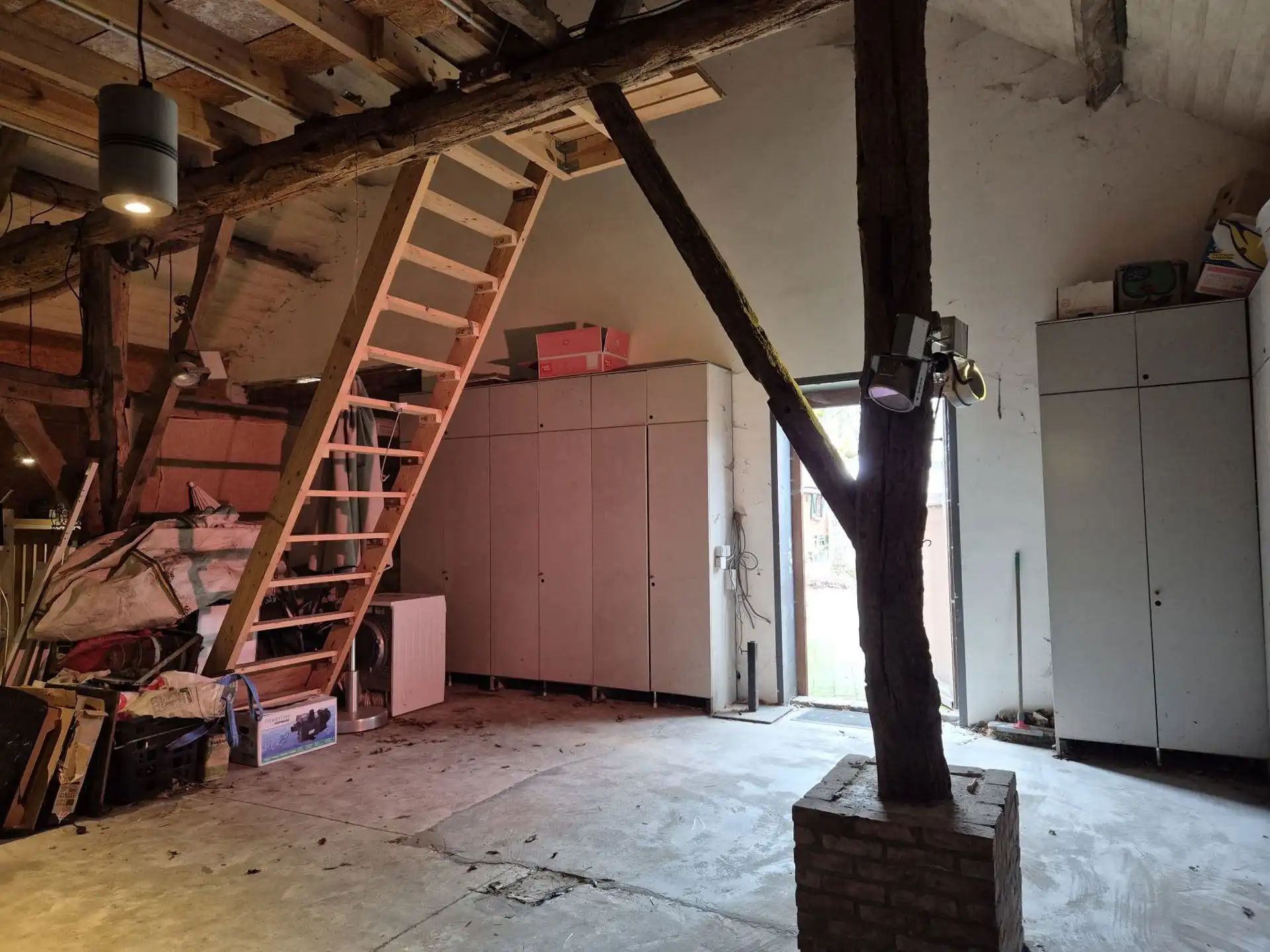 Langgevelhoeve met grote schuur, bakhuis en verwarmd zwembad foto 45