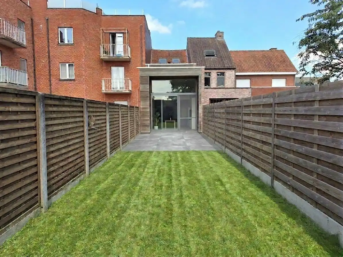 VERRASSEND RUIME STADSWONING MET 3 SLPKS EN TUIN IN HARTJE KANEGEM foto 10