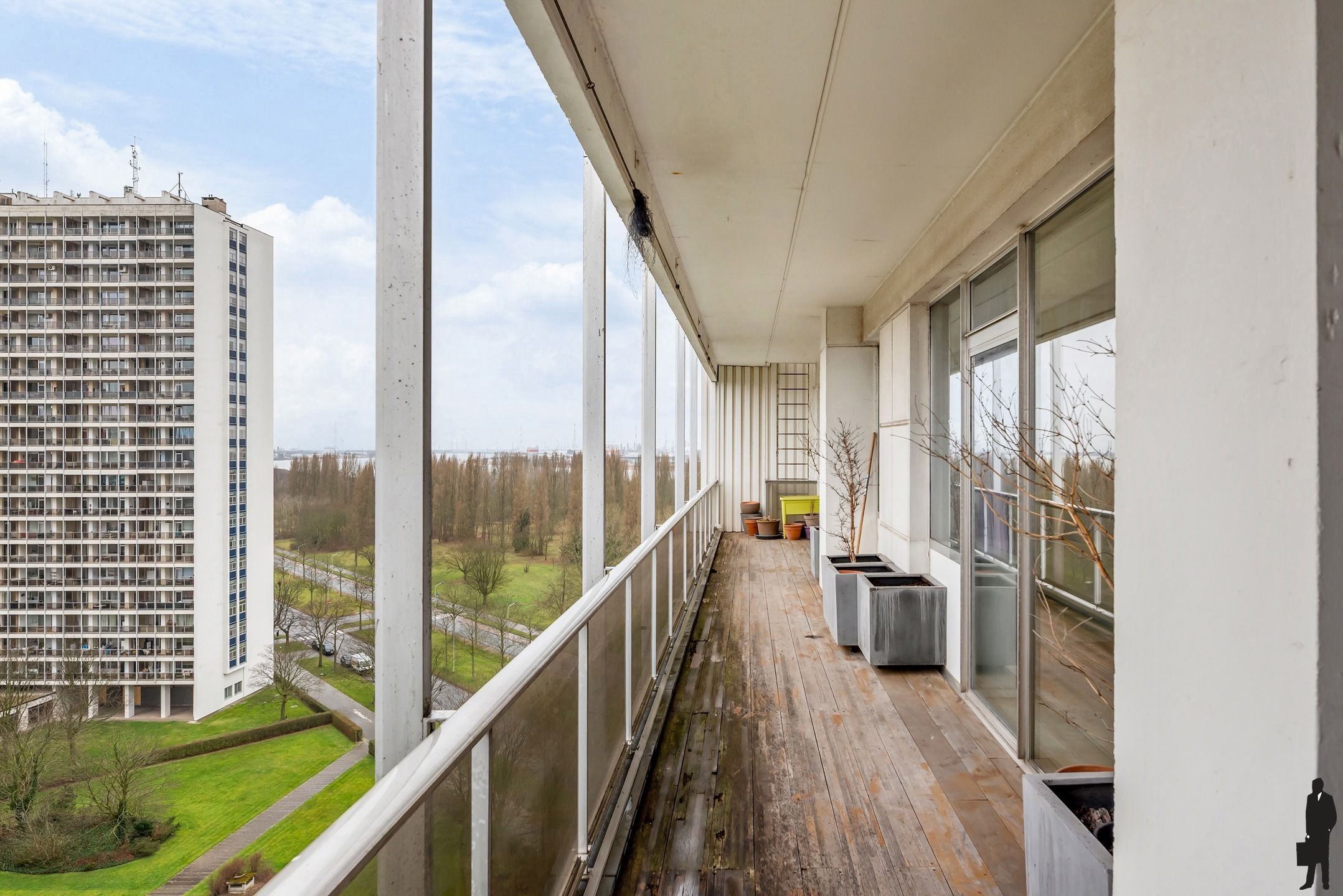 Exclusief appartement met zicht over de skyline van Antwerpen en de Schelde! foto 17