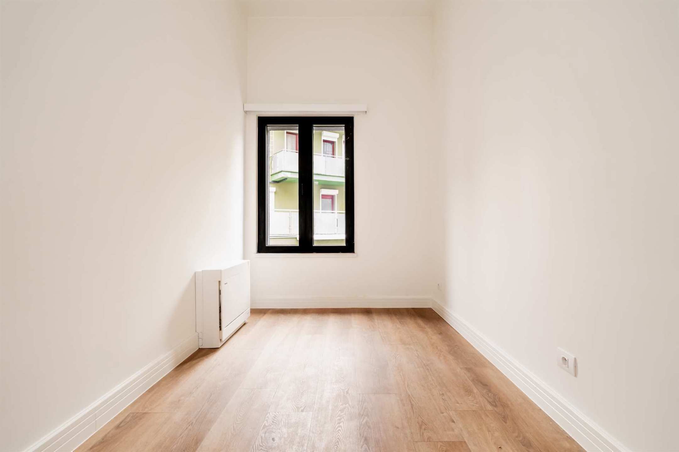 Volledig gerenoveerd 2 slaapkamer app te Antwerpen-Zuid foto 8