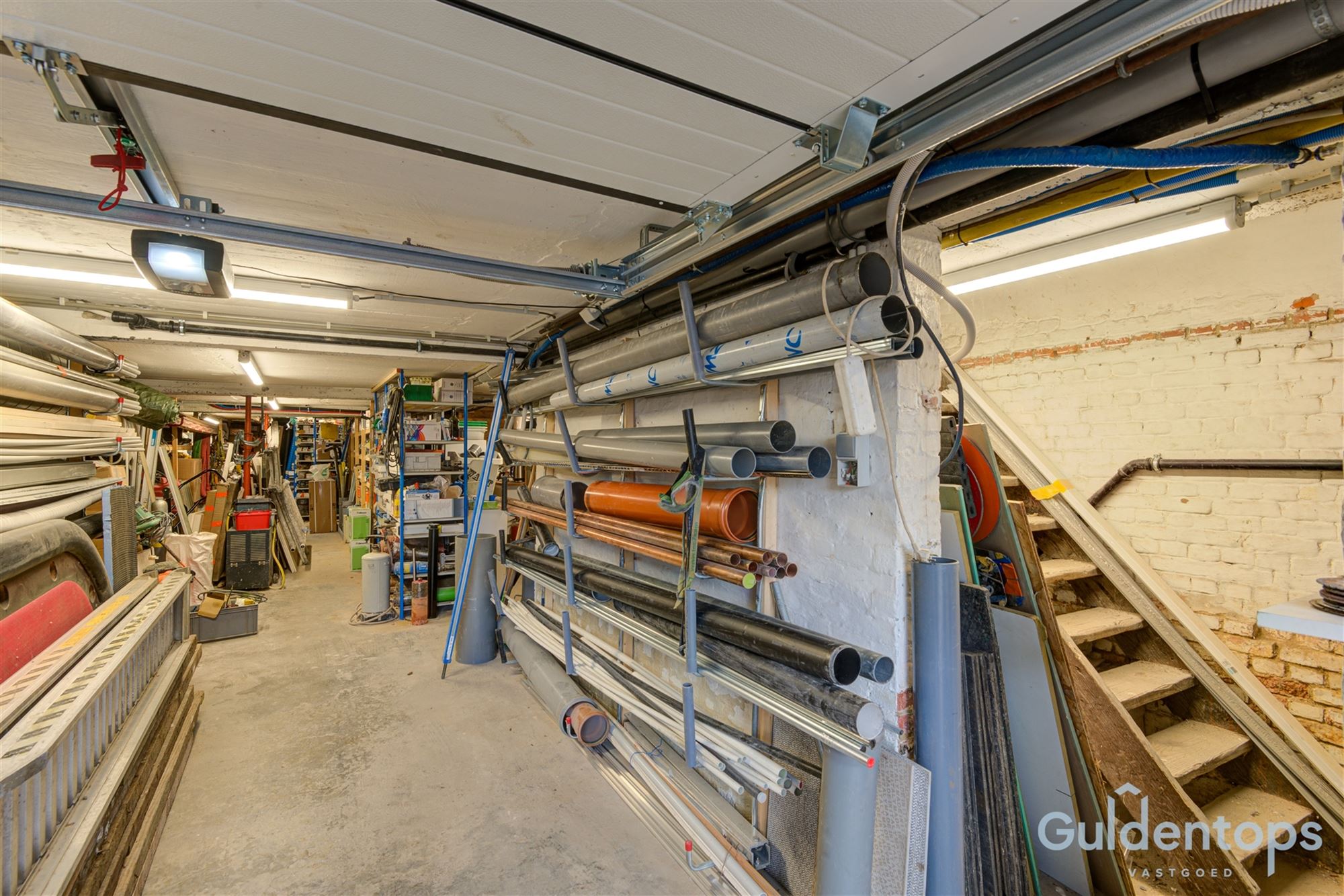 Knap gebouw bestaande uit 2 appartementen én magazijn foto 26