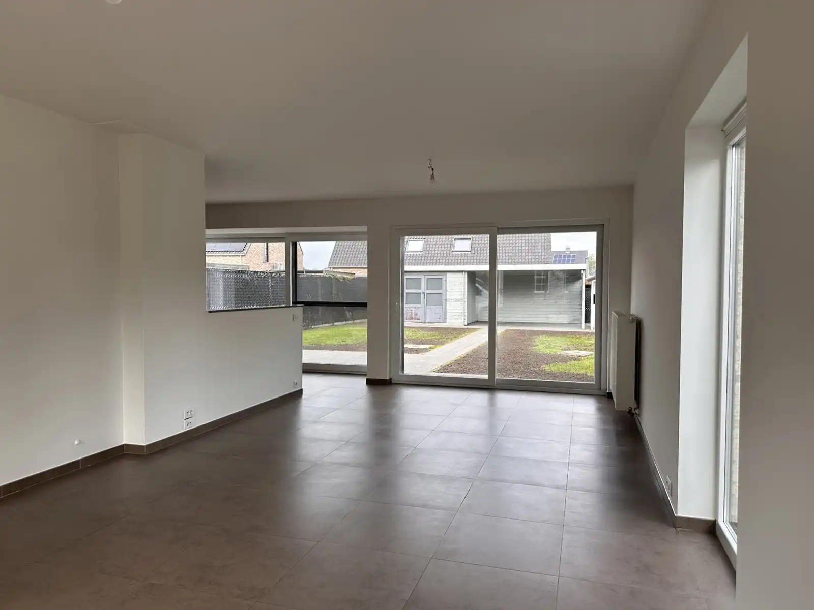 Woning met 4 slaapkamers in rustige wijk foto 4