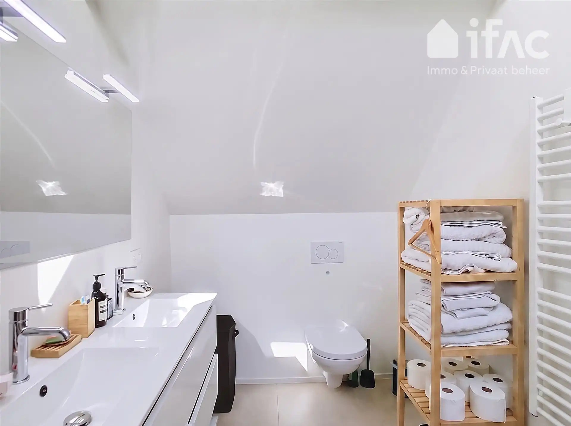 Prachtig afgewerkt duplex appartement met garage foto 15