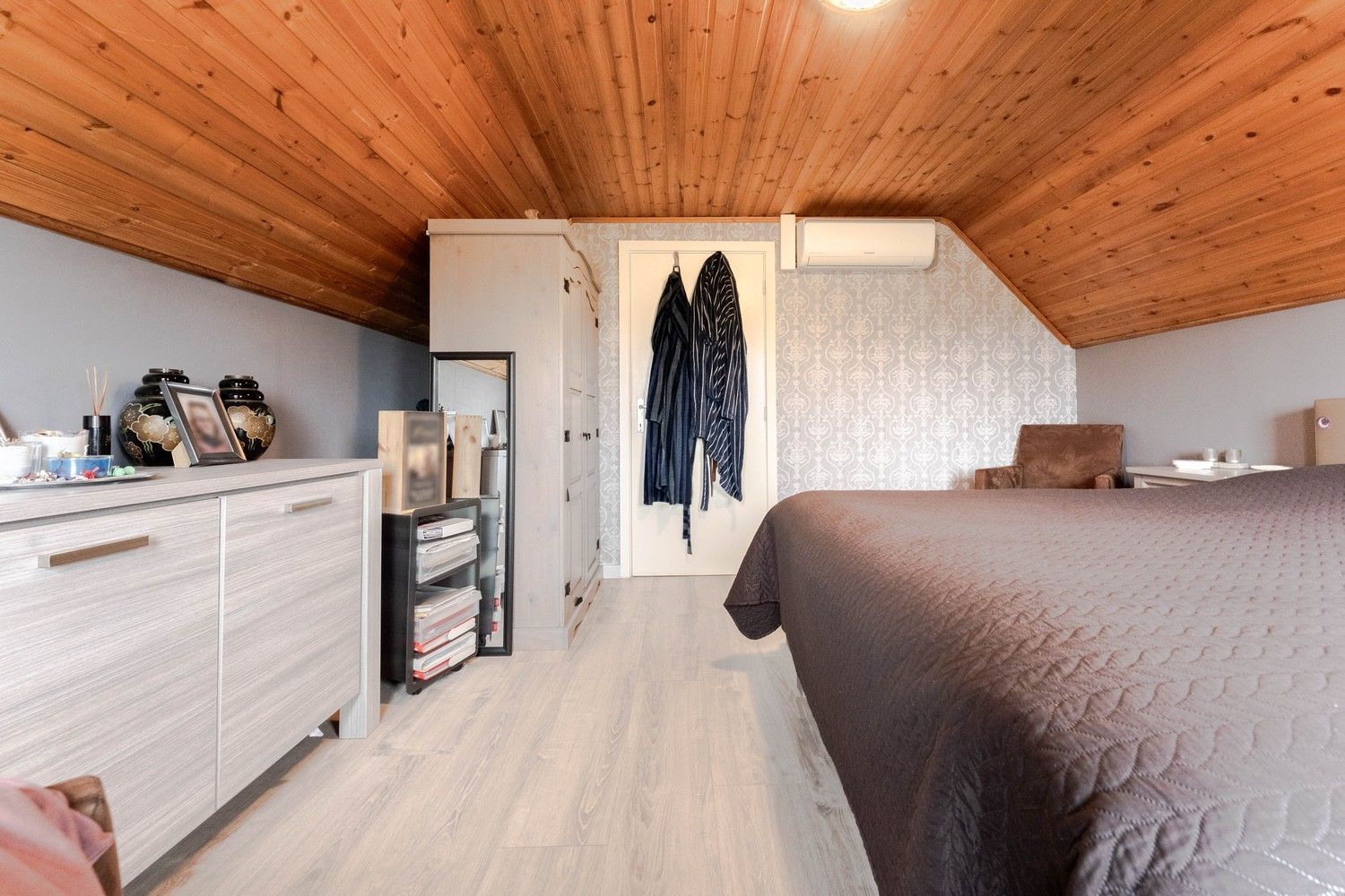 Mooie instapklare  woning op 1170m² dichtbij de grens! foto 23