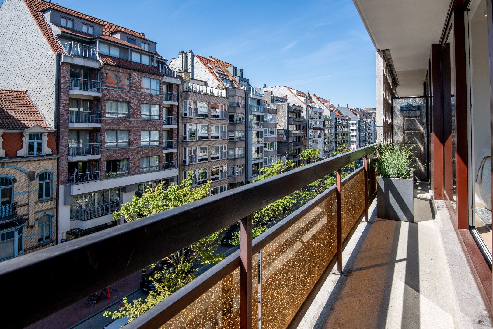 Lichtrijk hoekappartement gelegen op de Lippenslaan/Zoutelaan met 3 slaapkamers foto 13