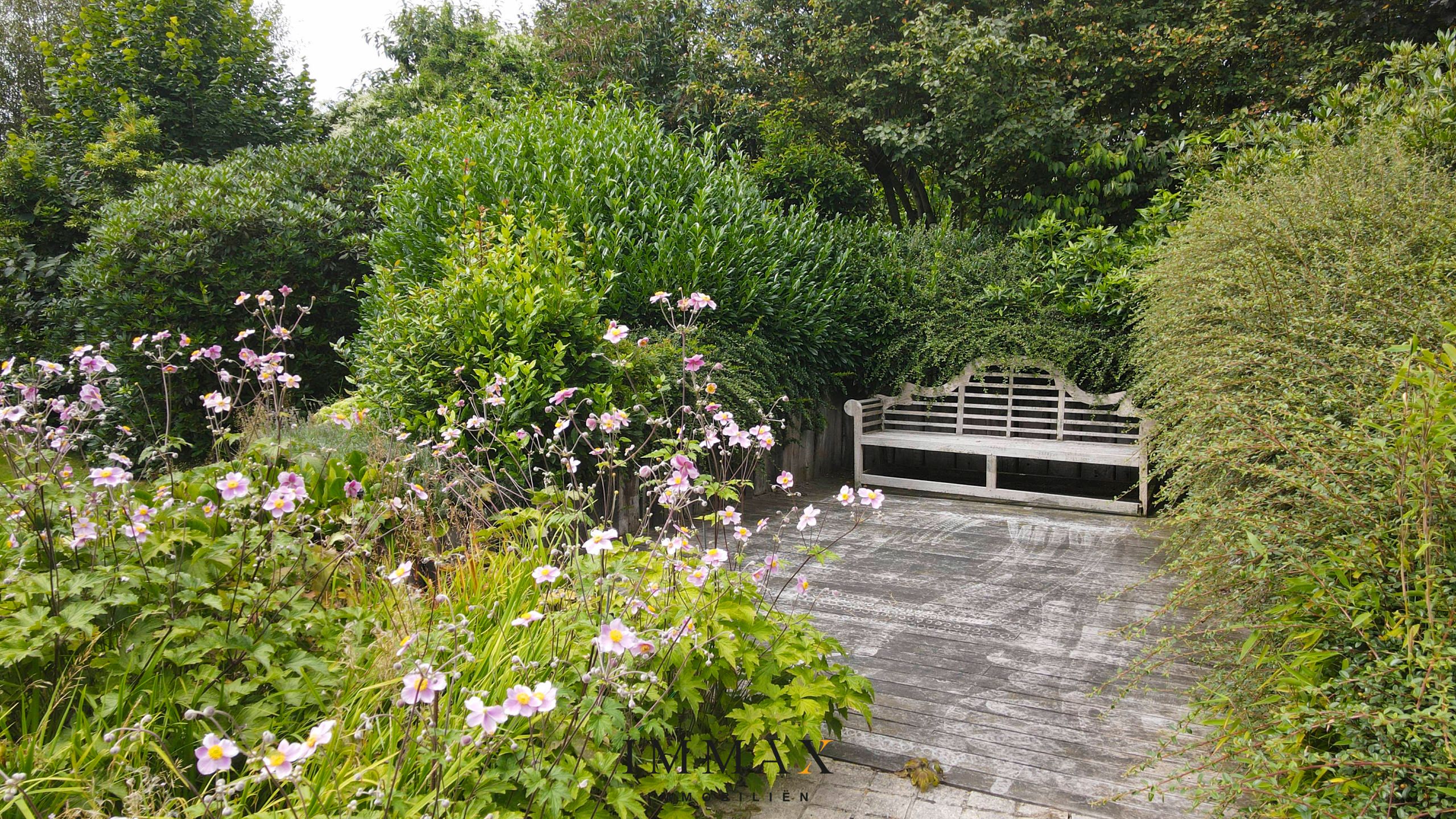 Ruime ééngezinswoning met grote tuin foto 5