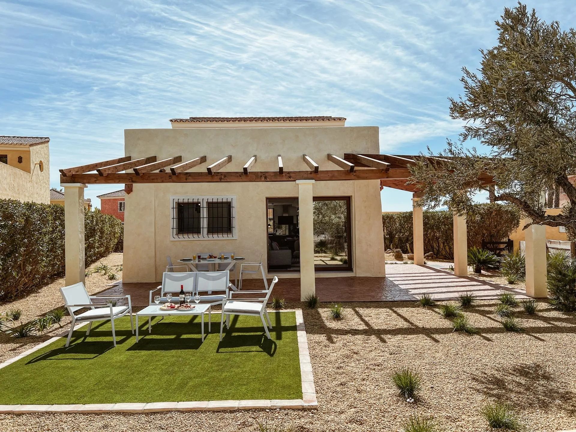 Ontdek pure luxe en rust in deze exclusieve villa’s in een prachtig Resort foto {{pictureIndex}}